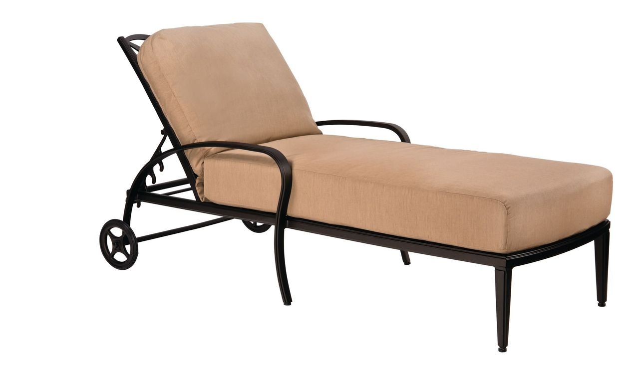 Chaise Lounge 7U0470