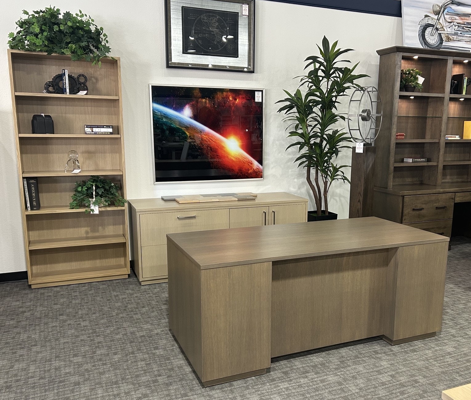  Mirella Executive Desk has clean beautiful lines. Made of rift cut oak with a choice of 9 colors and a host of handle styles, colors and siz MIR-O-DESK-72