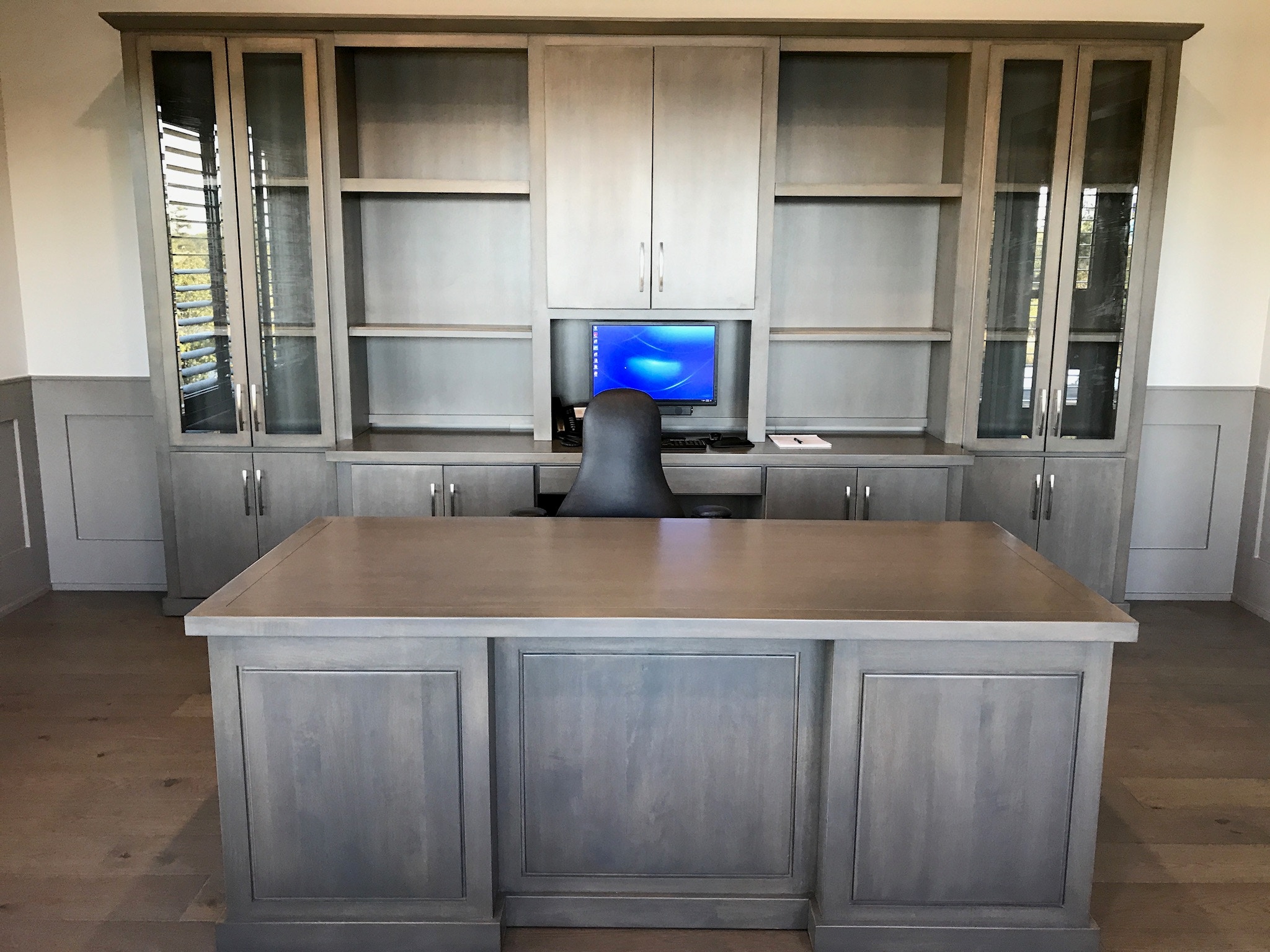  Custom Executive Desks in Maple or Alder woods. Choice of 4 edge details, many stain colors, and a host of handles/knobs. Highly customizabl SE-EXECDESK