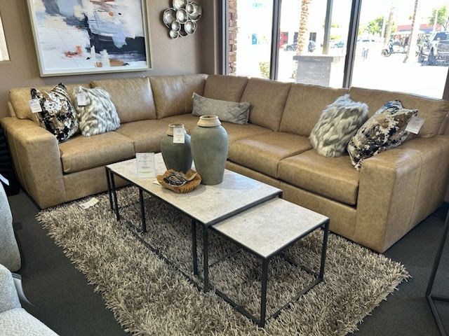  LEATEHR SECTIONAL ON CLEARANCE CLR006