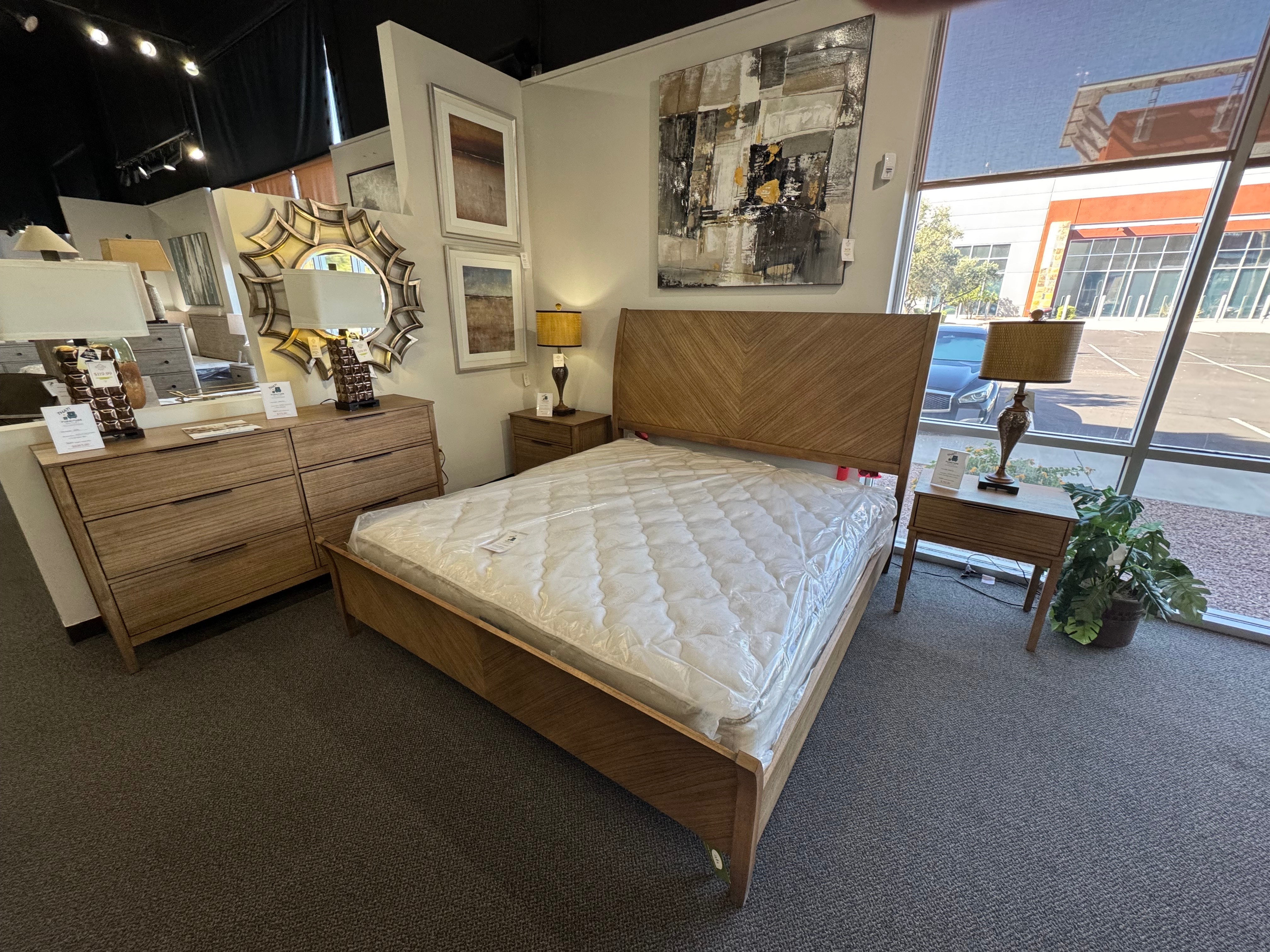  CYRUS BEDROOM OUT009