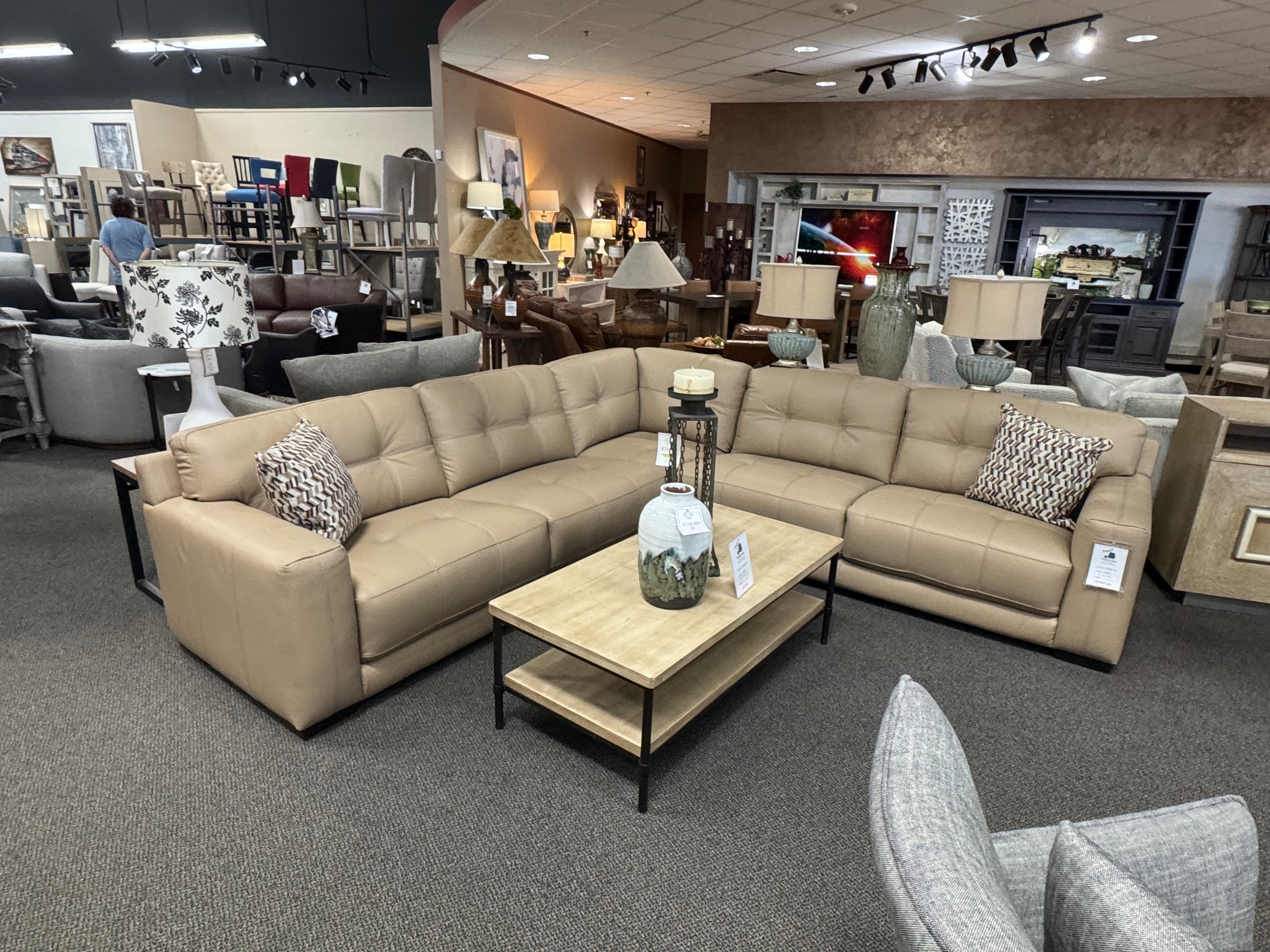  RS-11609 SECTIONAL OUT022