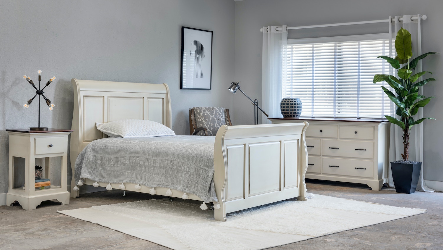 Woodley Brothers Mfg. Master Bedroom Providence Sleigh Bed