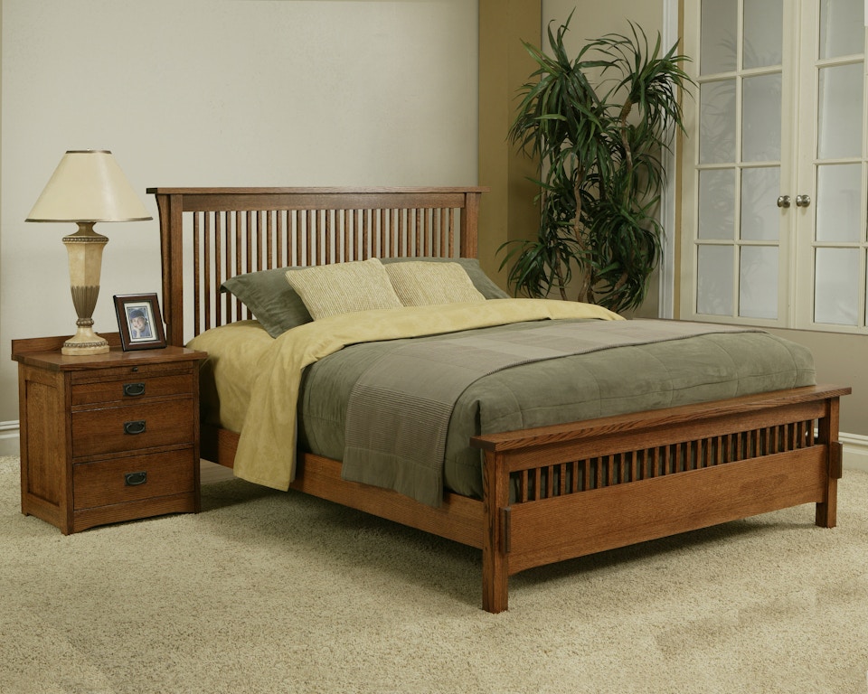 Trend Manor Medium Height Footboard Mission Spindle Bed