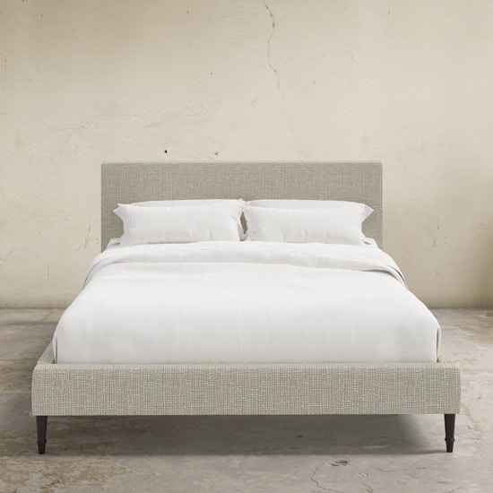 Wilton Platform Bed with Fancy Cone Legs Queen