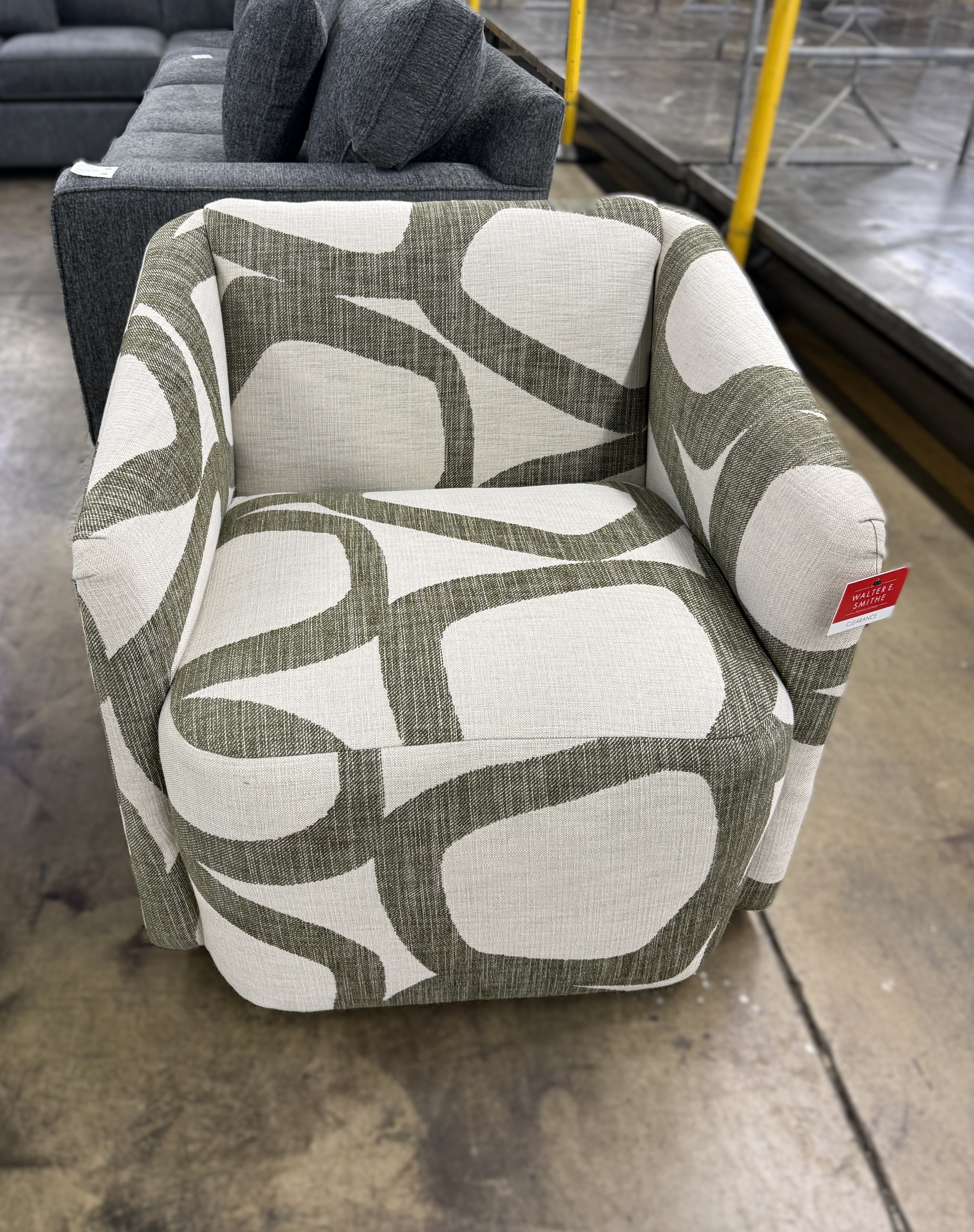  Kelly Swivel Chair 