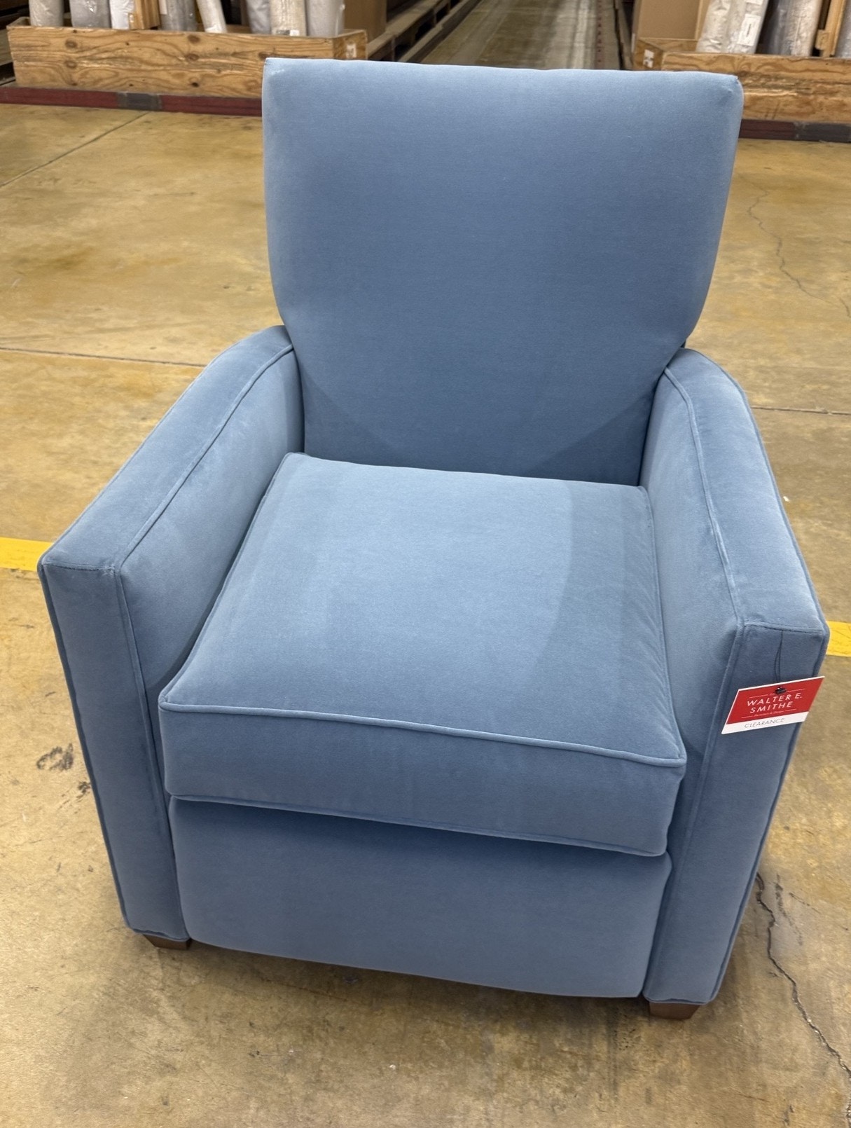 Concord 31 RECLINER W/WOOD LEG 