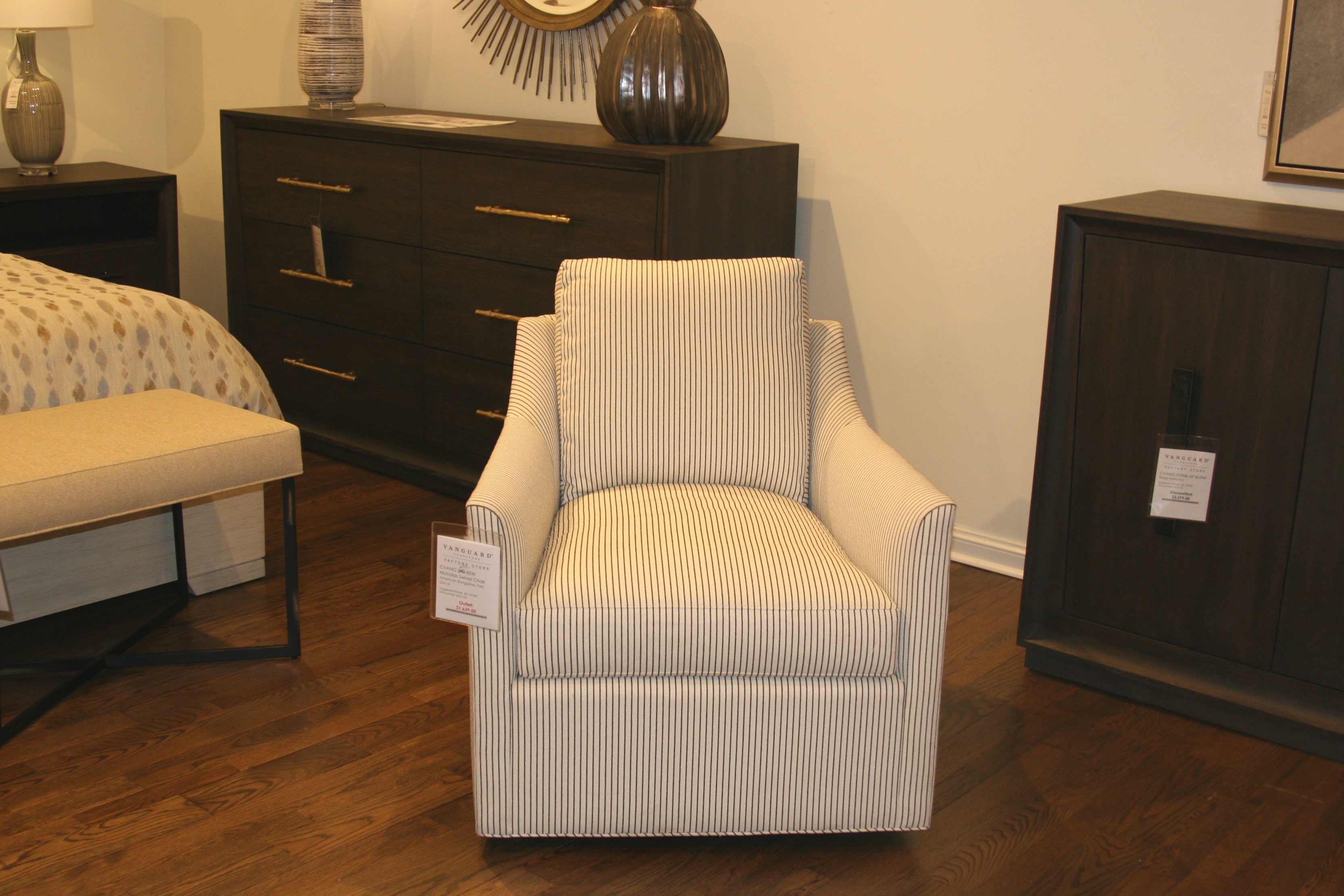 Vanguard American Bungalow Swivel Chair 644-BSW-Outlet