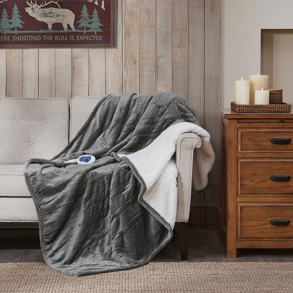 Hampton Hill Bedding Heated Plush to Berber Throw WR54-1767