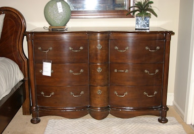 Hickory White Chests And Dressers Good S Home Furnishings