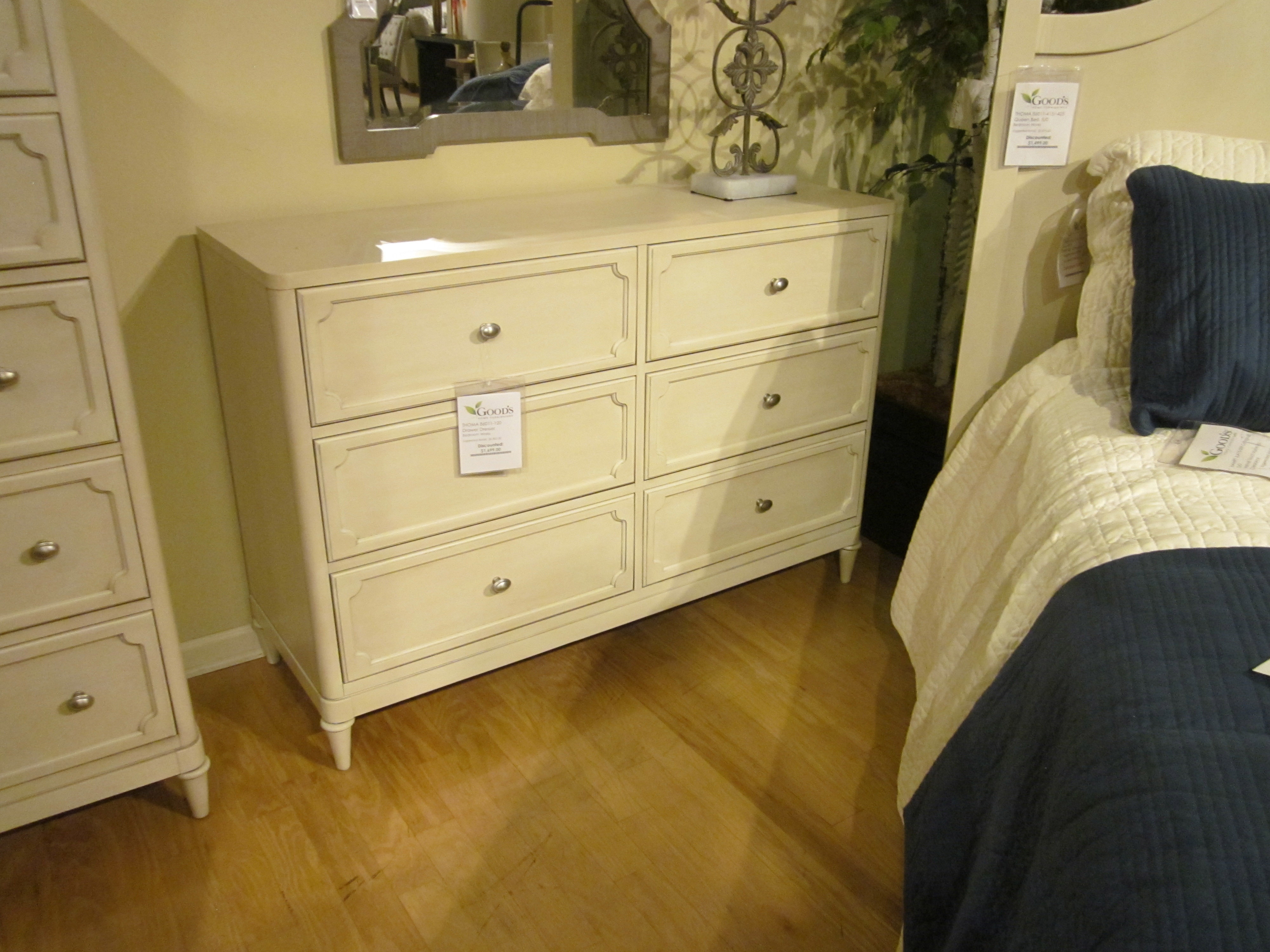 Thomasville 86011 120 Clearance Bedroom Works Drawer Dresser