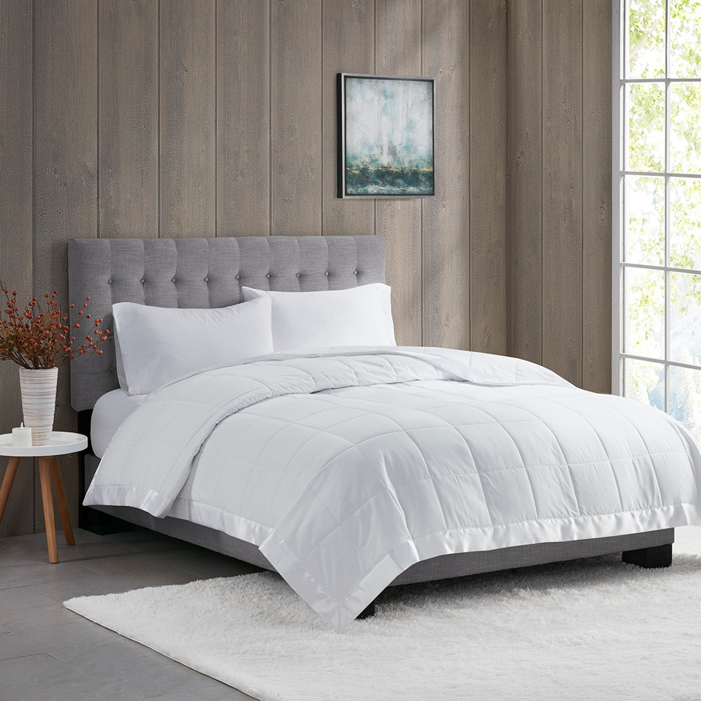 Hampton Hill Bedding Windom All Season Down Alternative Blanket with Satin Trim MP51-1613
