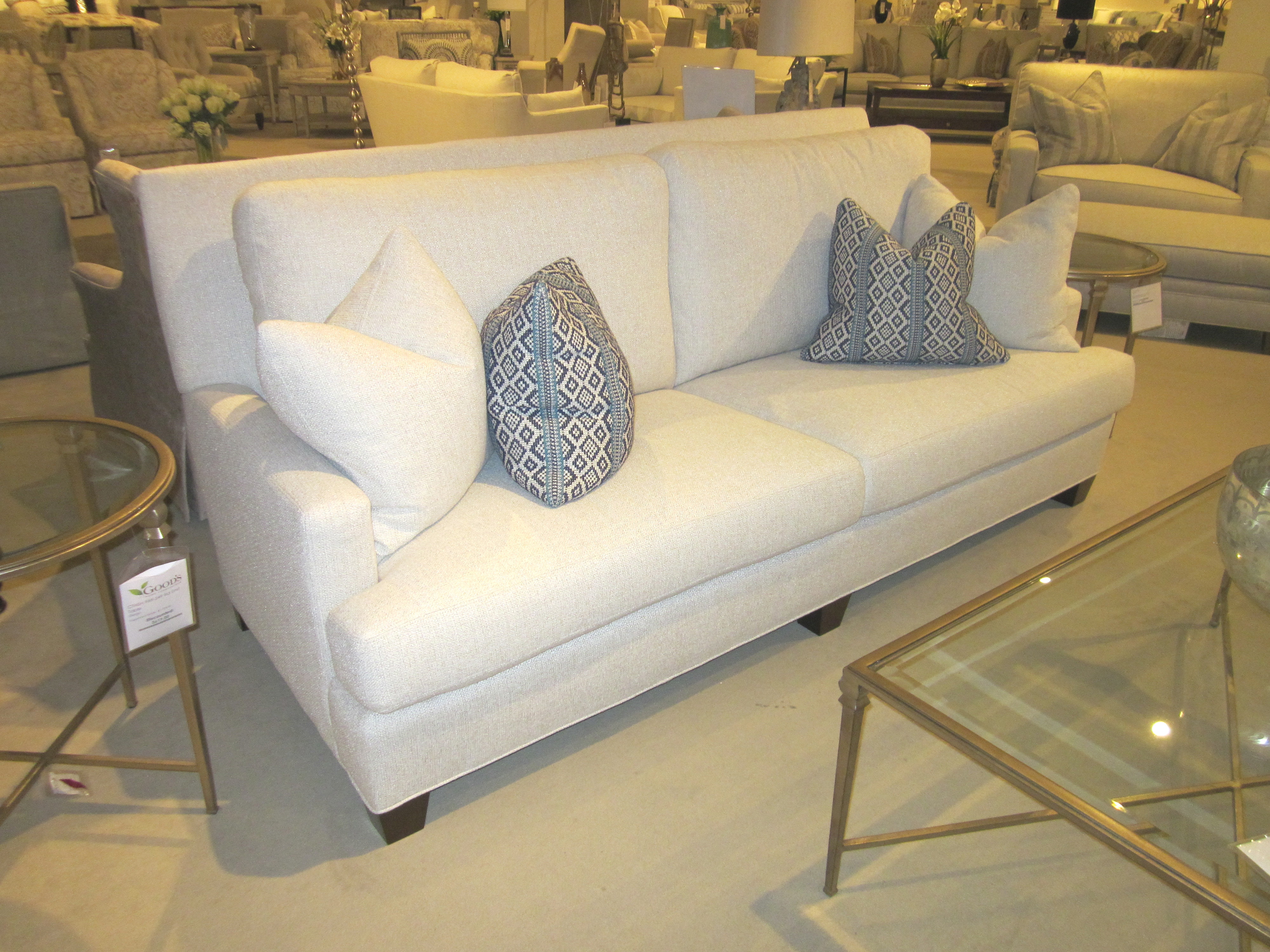 Sherrill 41467 Presnell Taupe Sherrill Furniture Hickory Nc With Images Water Crafts Modern Upholstery Upholstery Trends