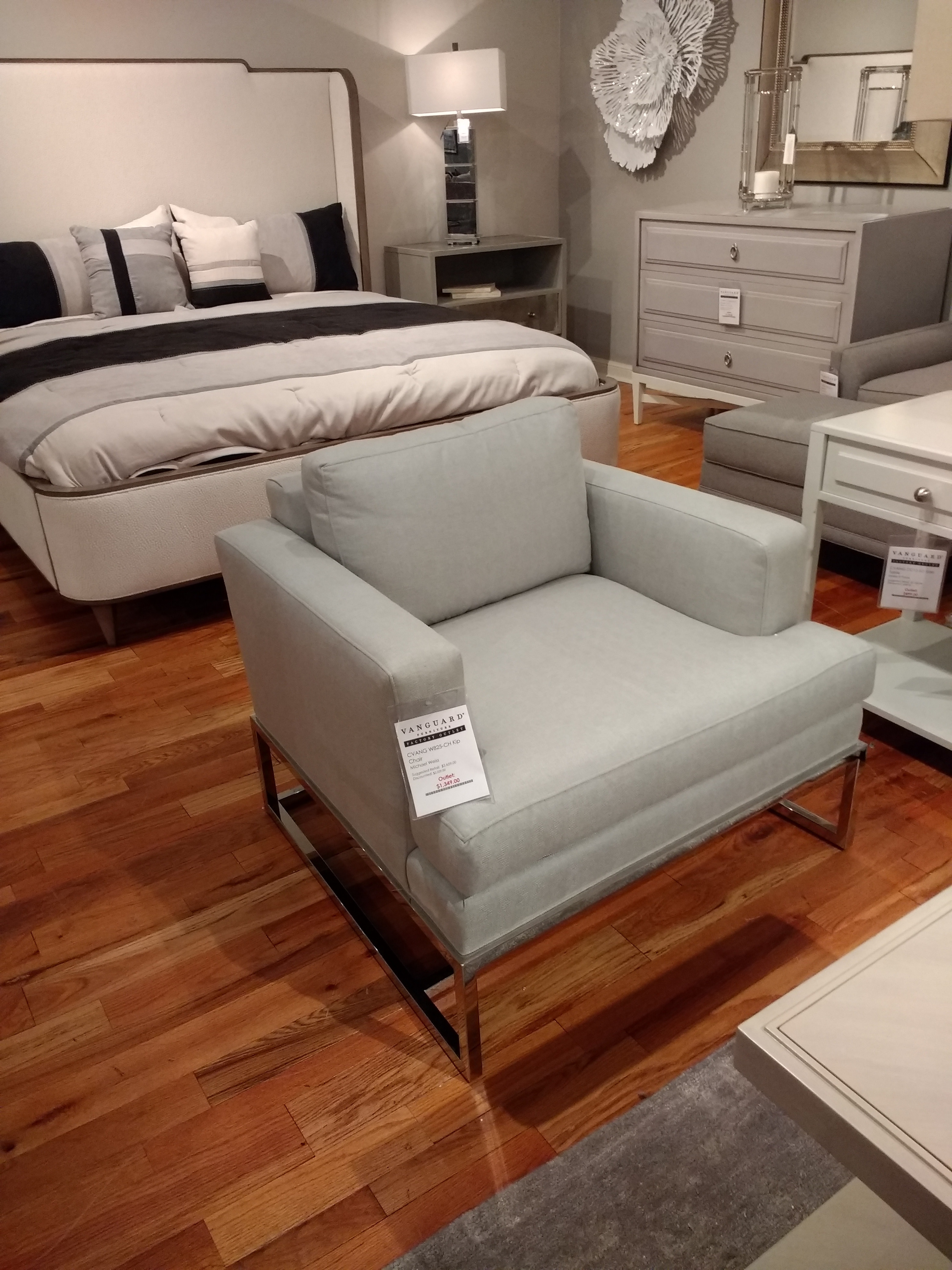 Vanguard W825CHclearance Living Room Michael Weiss Kip Chair