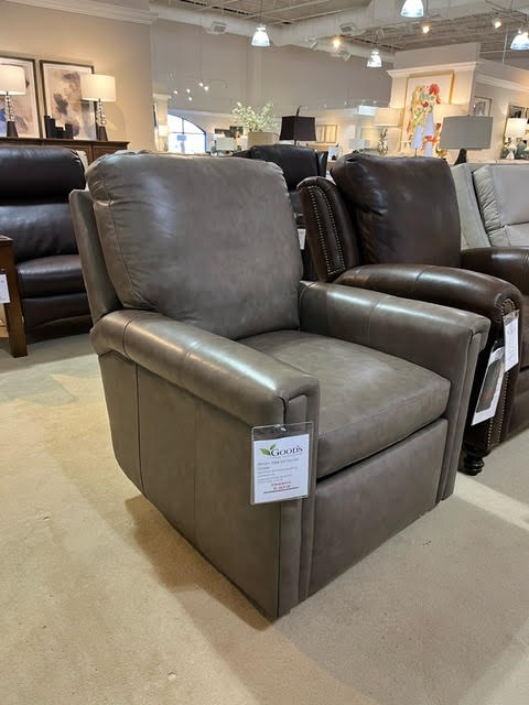 Bradington Young 7084SGClearance Living Room Married Sensible Seating