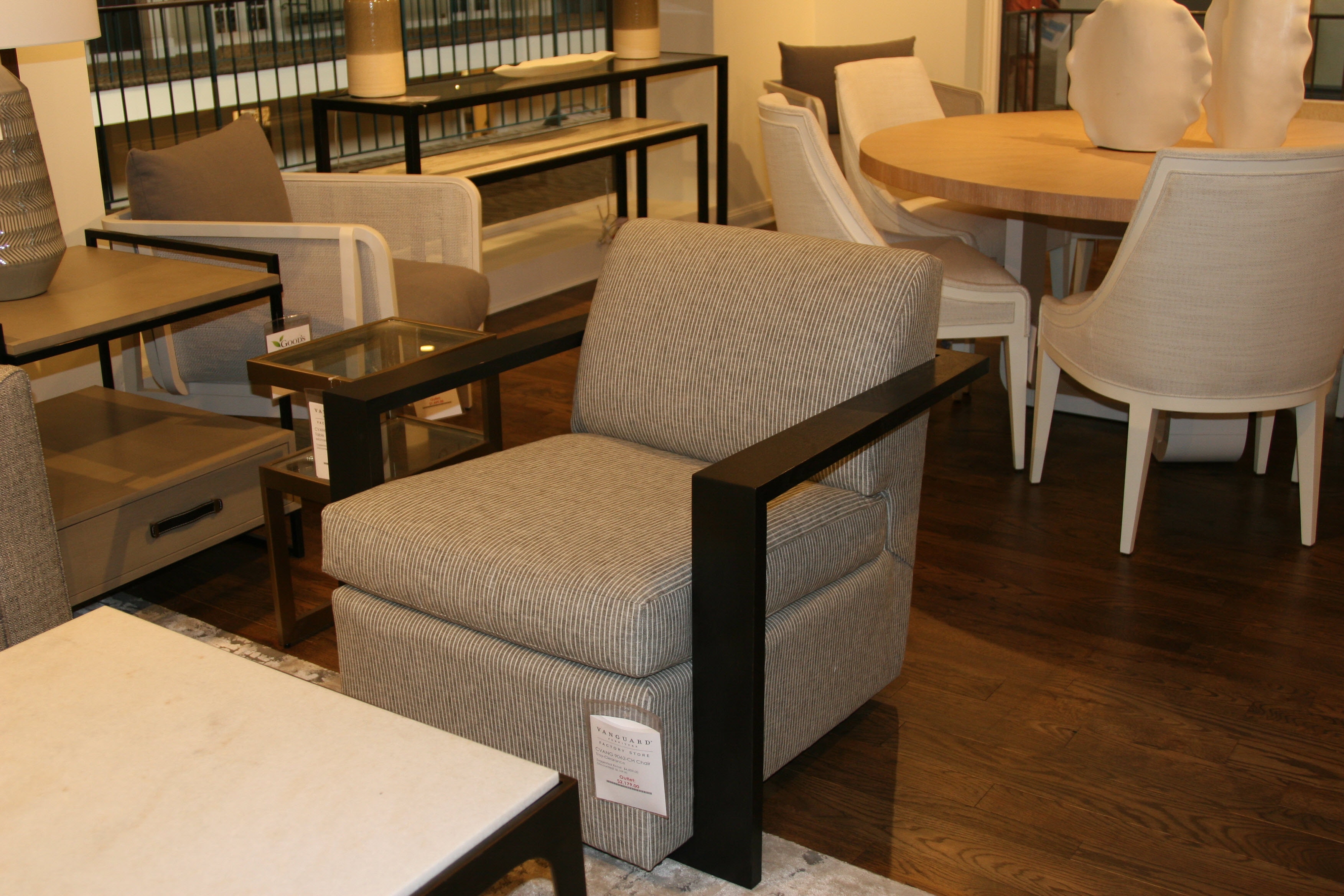 Vanguard 9062CHOutlet Living Room Troy Chair