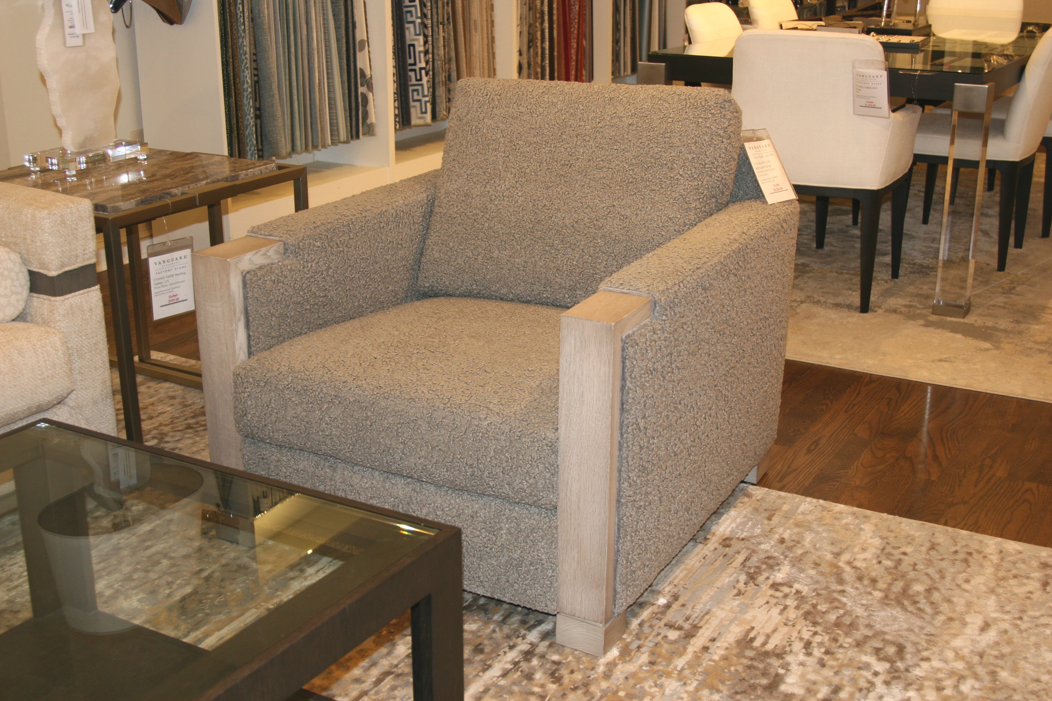W11CHN-Outlet