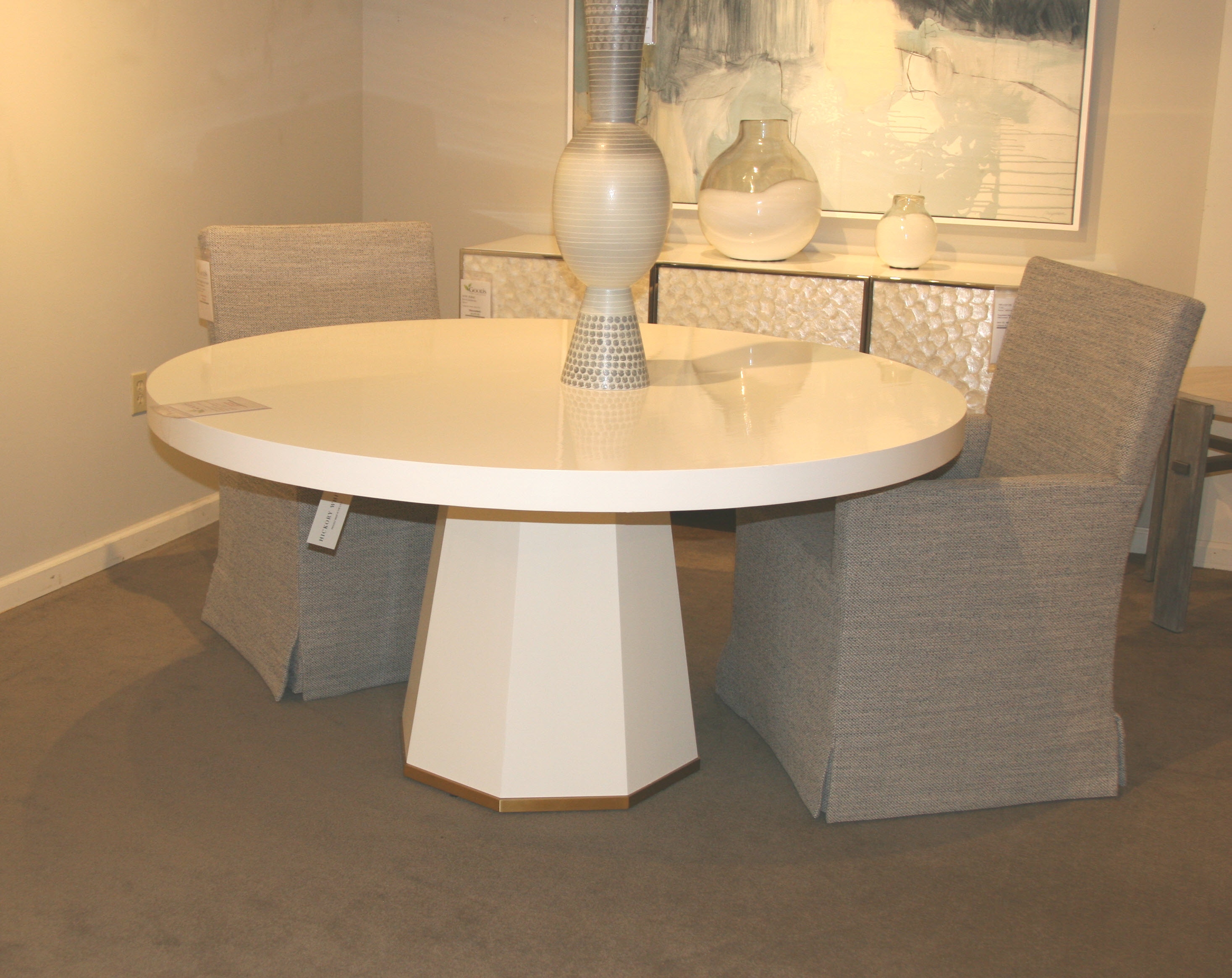Hickory White Table Works Dining Table &550-17/553-07-Clearance