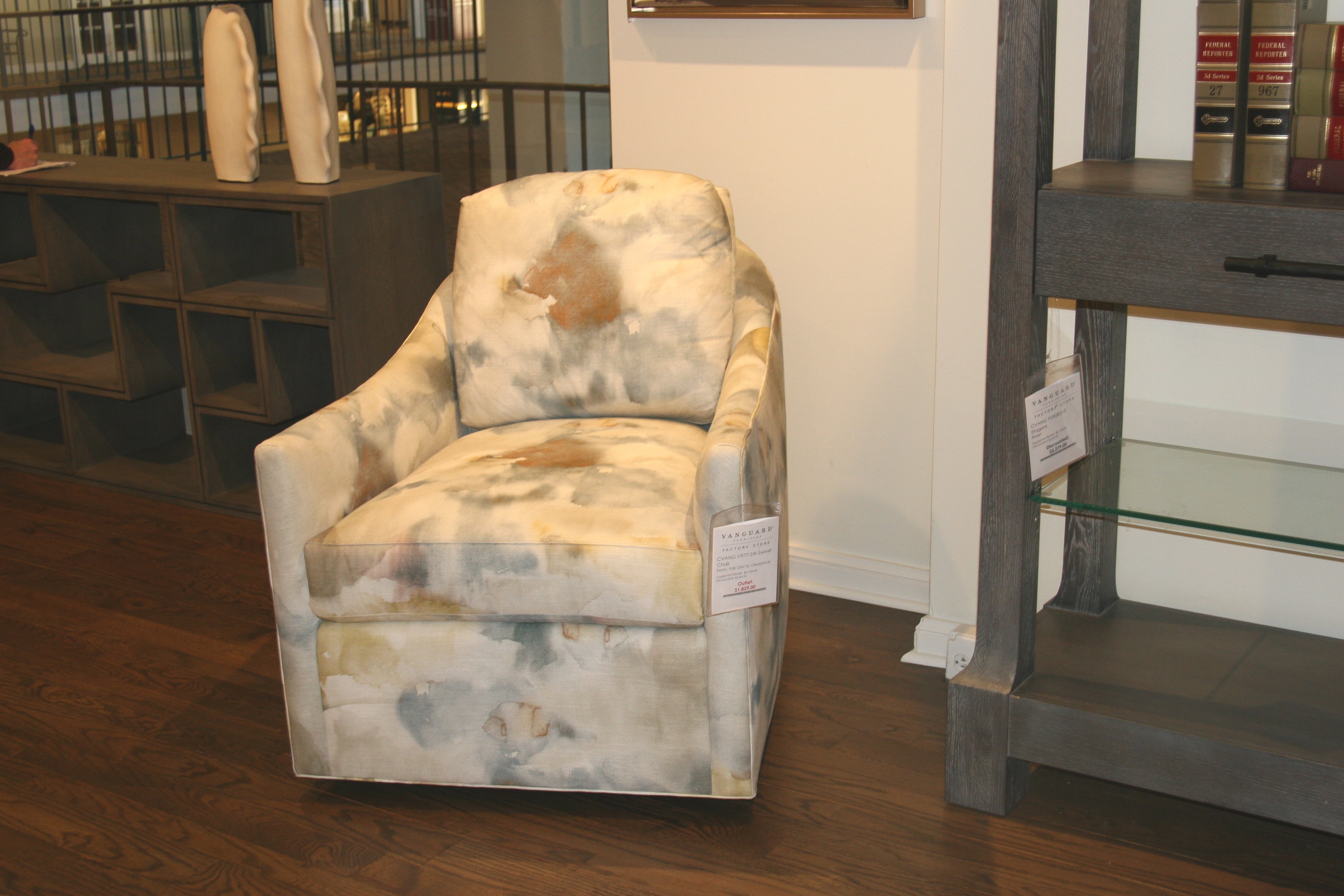 Vanguard V977SWOutlet Living Room Ferrin Swivel Chair