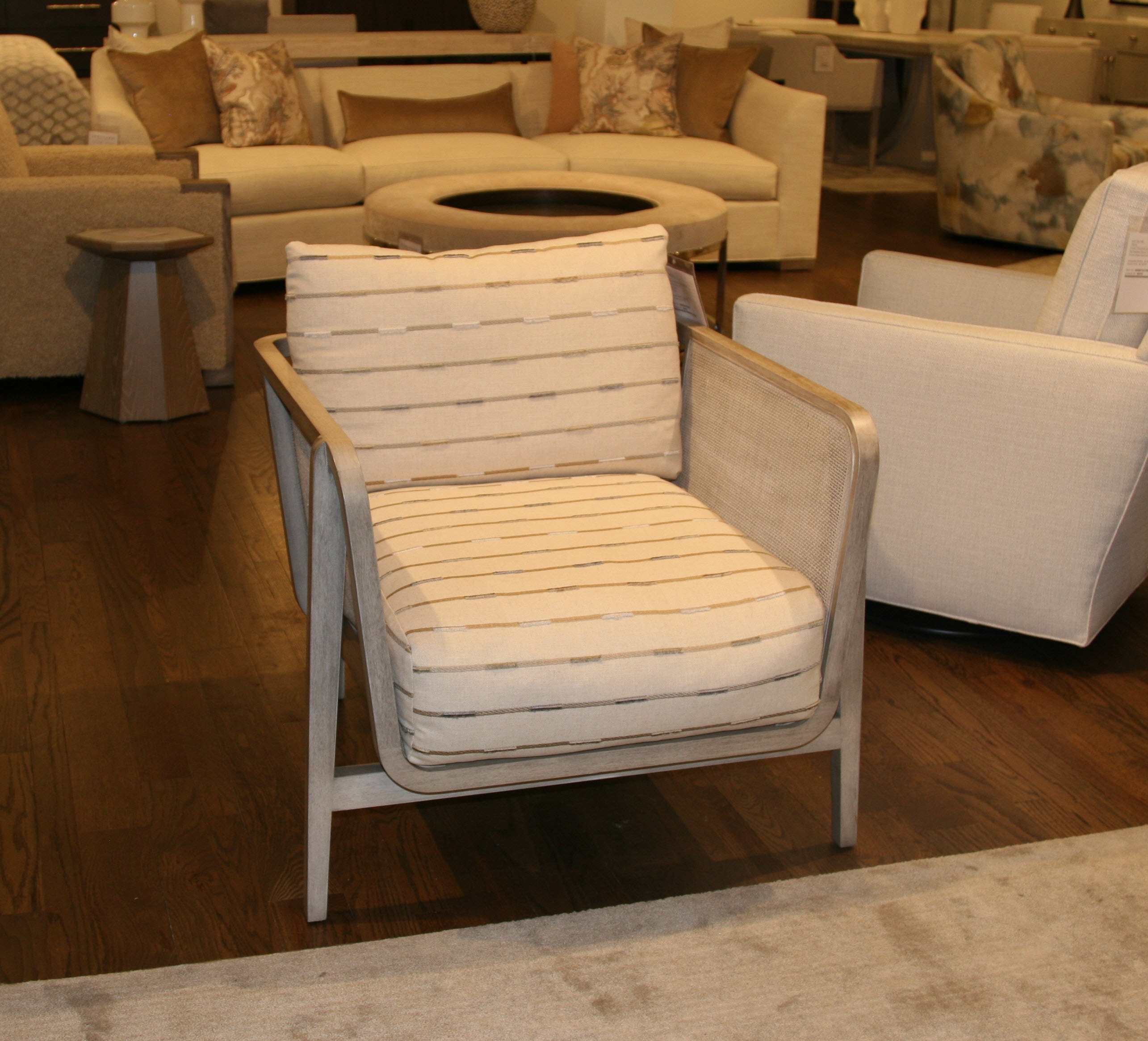 Vanguard Fritz Chair V1103-Ch-Outlet