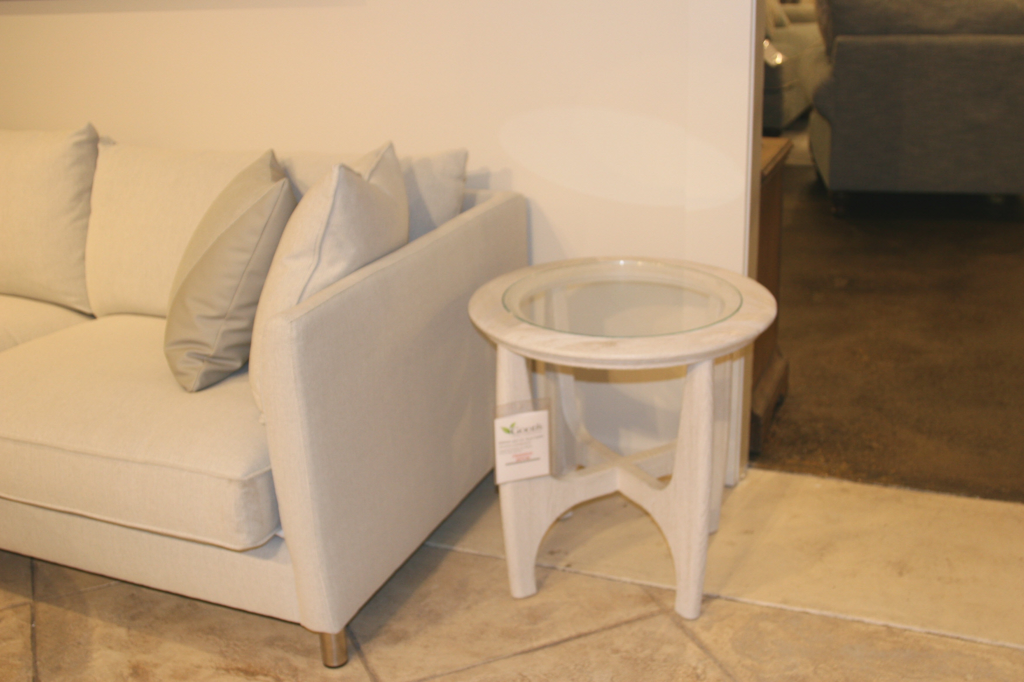 Bernhardt Minetta End Table 401121-Clearance