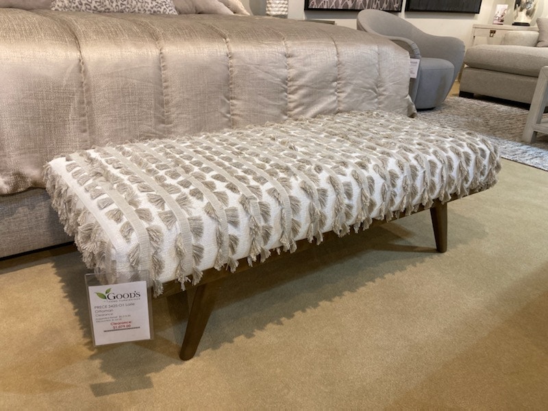 Precedent Furniture 342501Clearance Bedroom Lorie Bench