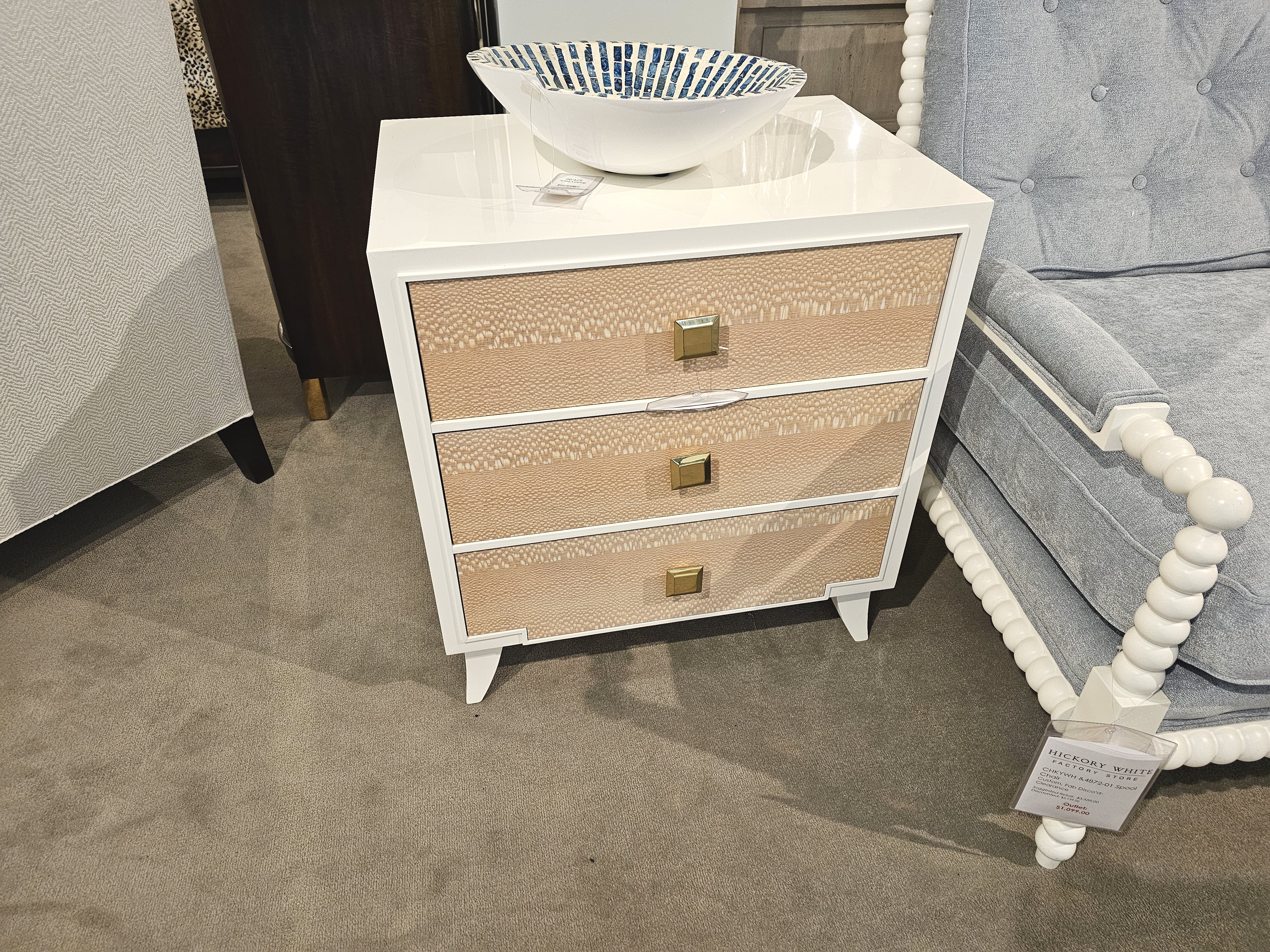 Hickory White Trellis Huck Small Chest 265-74-27-Outlet