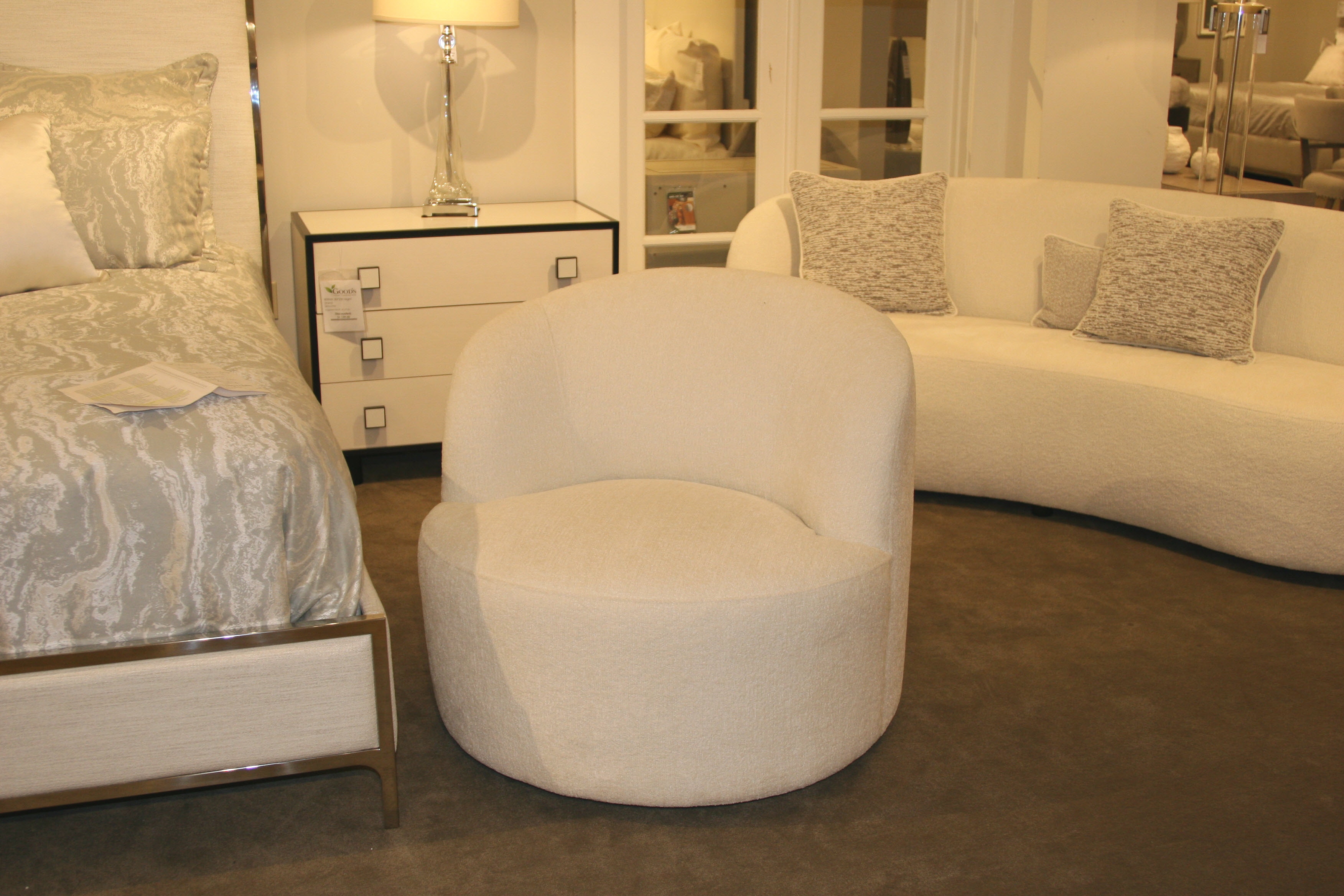 Bernhardt Plush Elle Swivel Chair P1562SA-Clearance