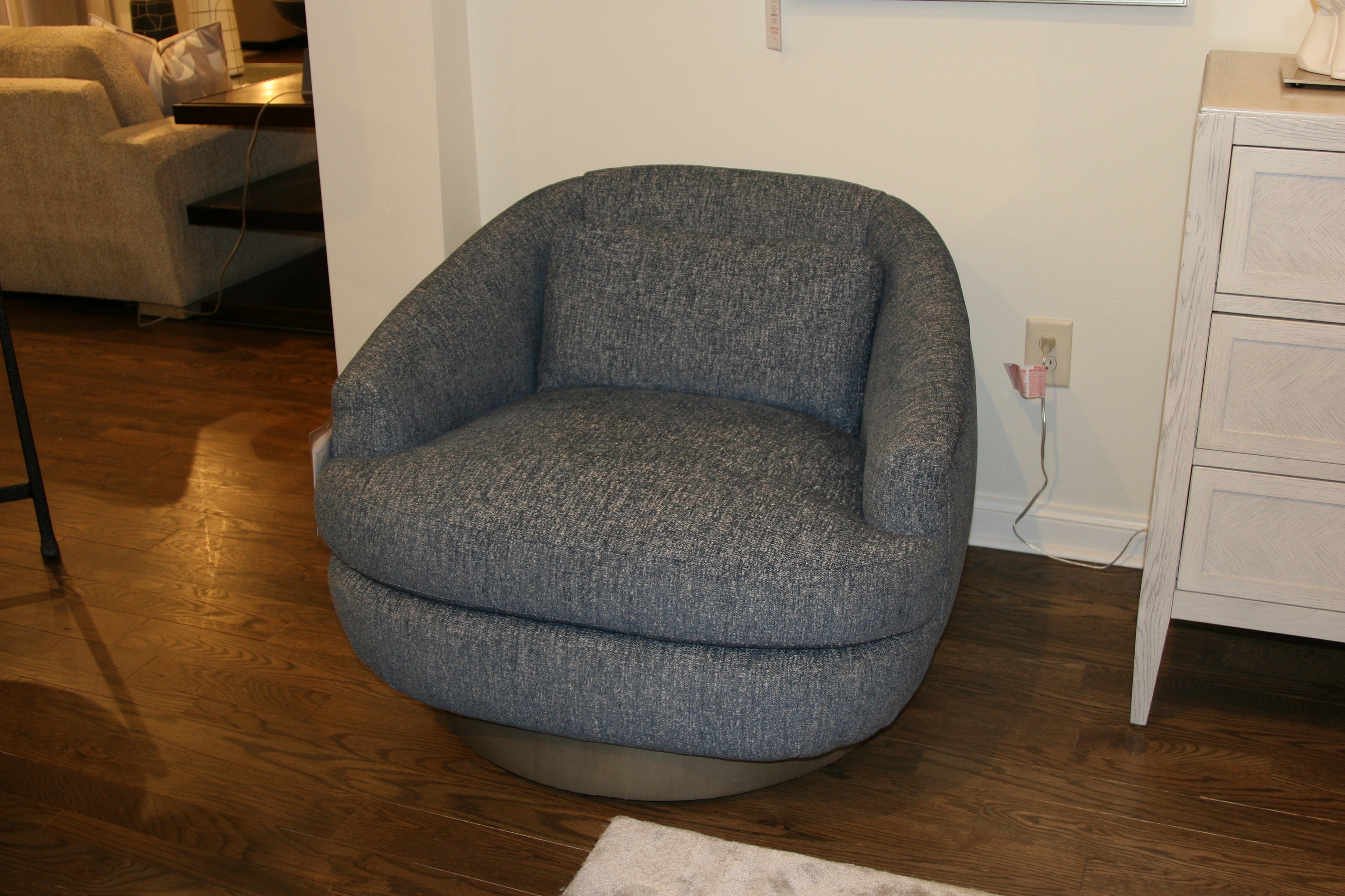 Cheap swivel chairs online for sale