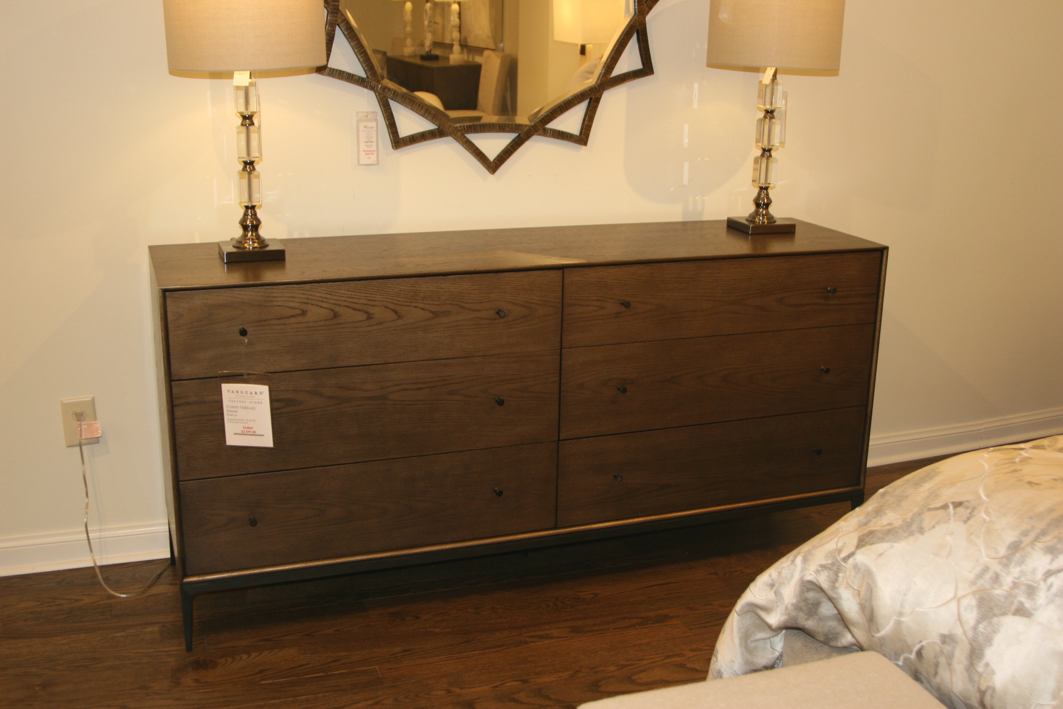 Vanguard Essence Dresser 7035D-HO-Outlet