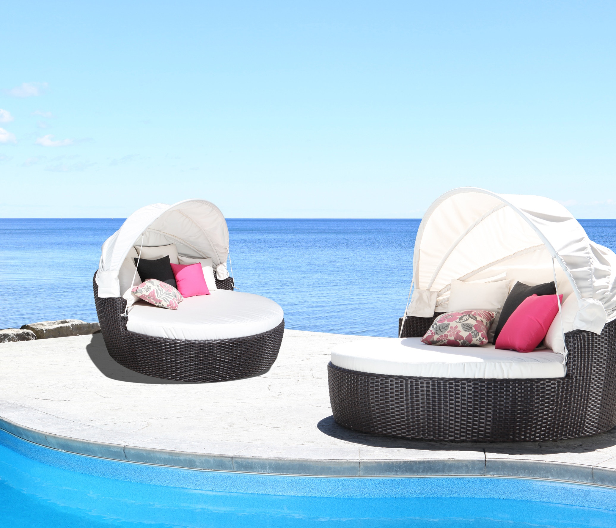 CabanaCoast Furniture 92832 OutdoorPatio Louvre Outdoor Daybed