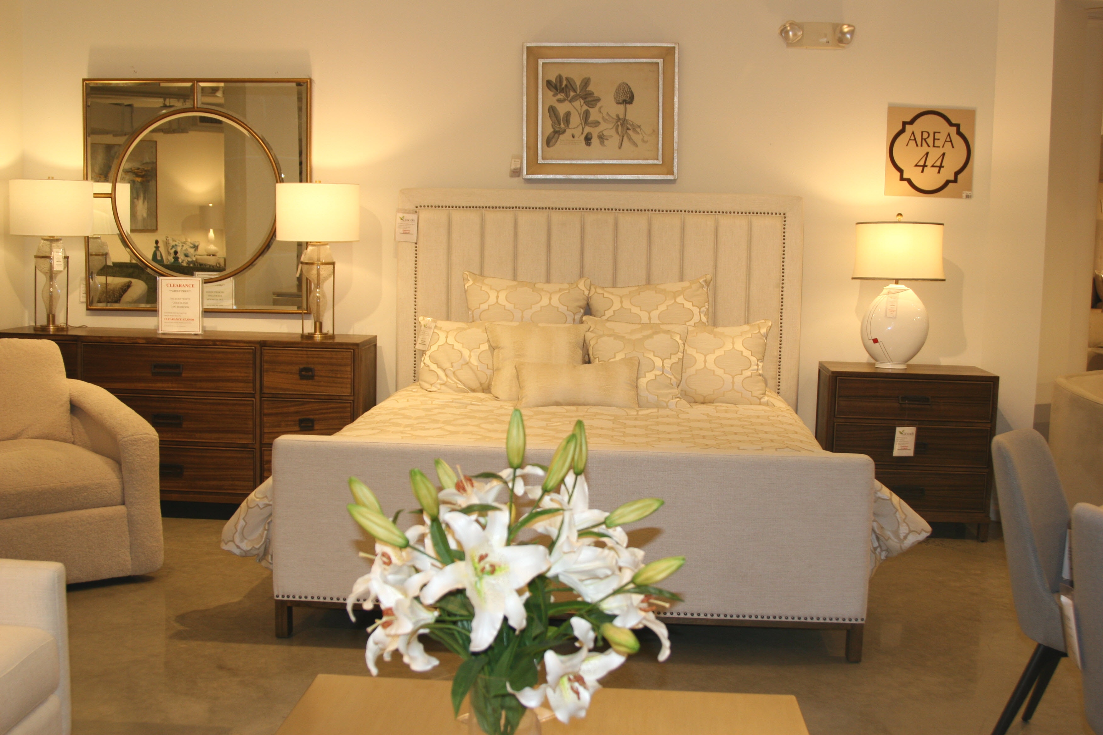 Hickory White 3-Piece Bedroom Set Courtland Bedroom Group
