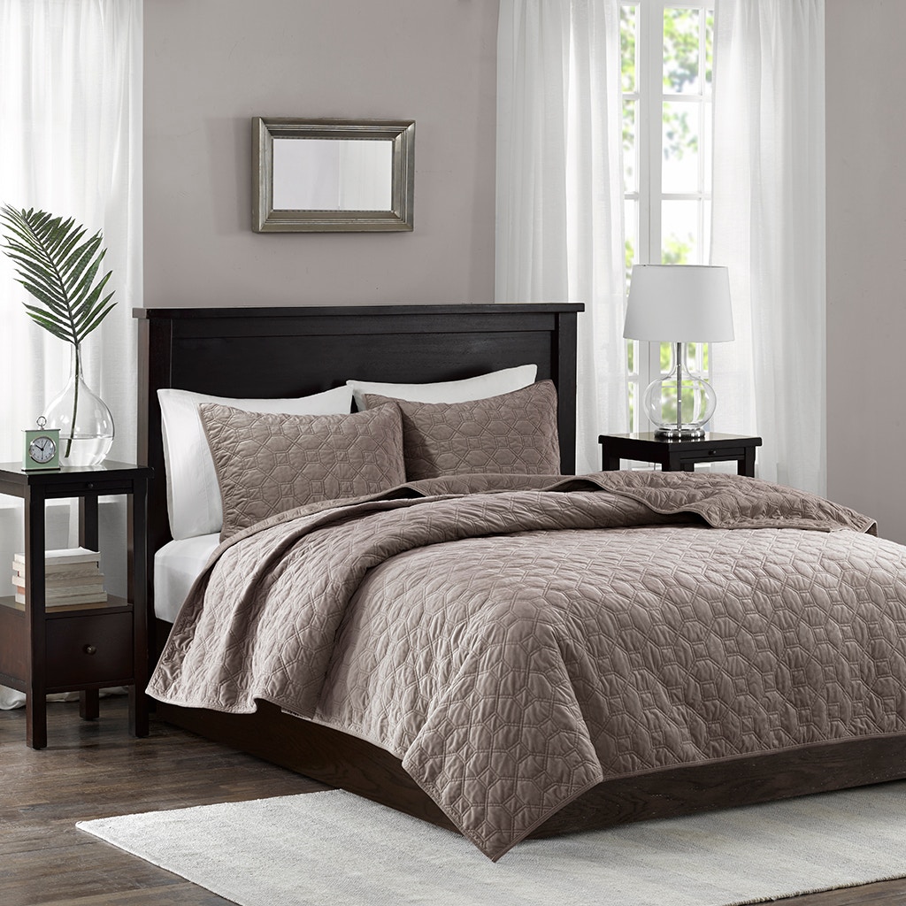 Hampton Hill Bedding Harper Faux Velvet Reversible 3 Piece Coverlet Set MP13-3305