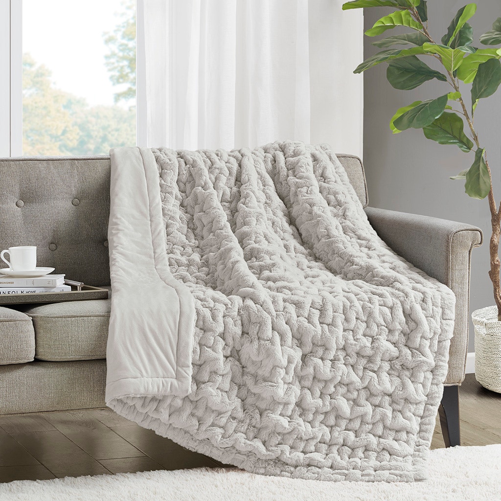 Hampton Hill Bedding Ruched Fur Throw MP50-8106