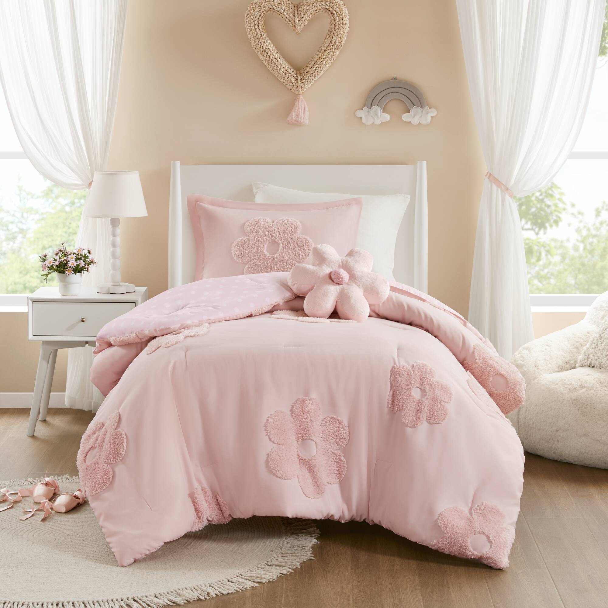 Hampton Hill Bedding Gracie Floral Reversible Tufted Chenille Comforter Set with Flower Throw Pillow UHK10-0236