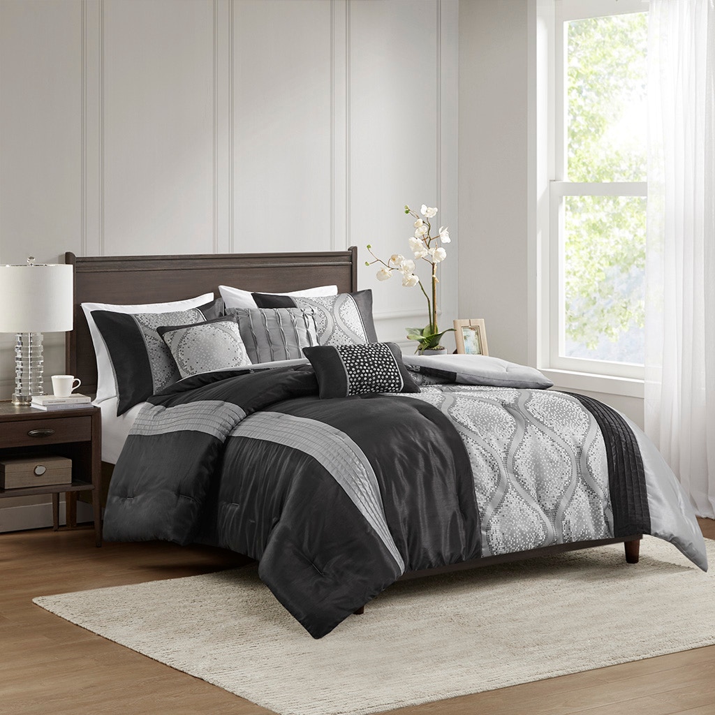 Hampton Hill Bedding Lori 6 Piece Jacquard Comforter Set with Throw Pillows MP10-8433