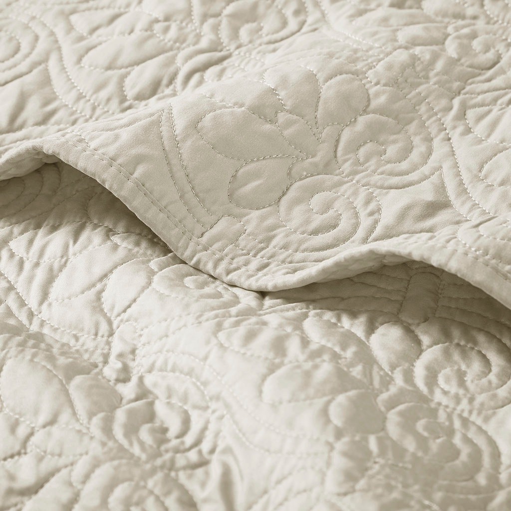 Hampton Hill Bedding Quebec Oversized Quilted Throw MP50-2985
