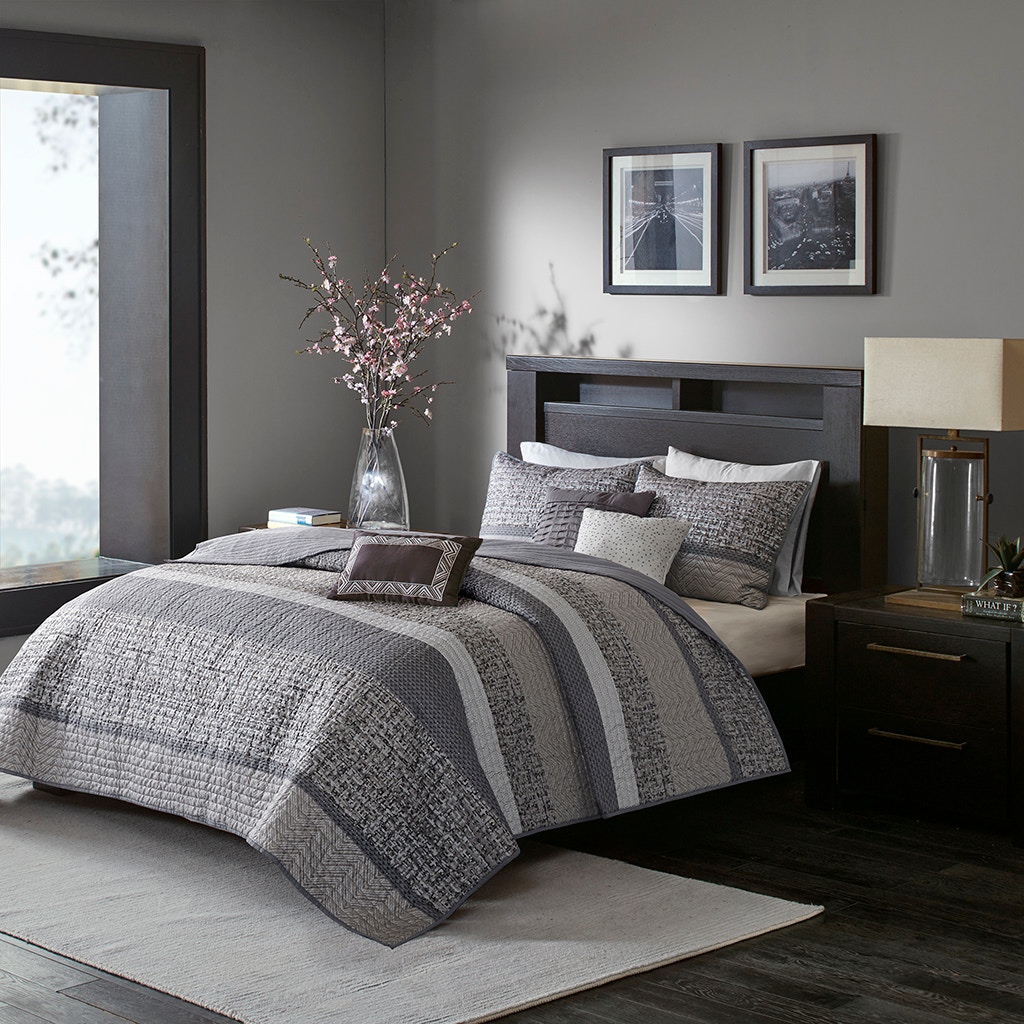 Hampton Hill Bedding Rhapsody 6 Piece Reversible Jacquard Quilt Set with Throw Pillows MP13-3400
