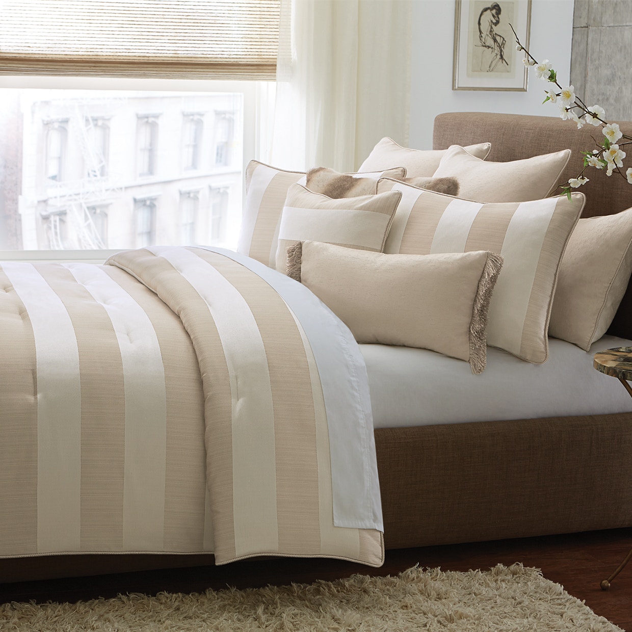 Michael Amini Furniture 9pc Queen Comforter Set Sand BCS-QS09-AMLFI-SND