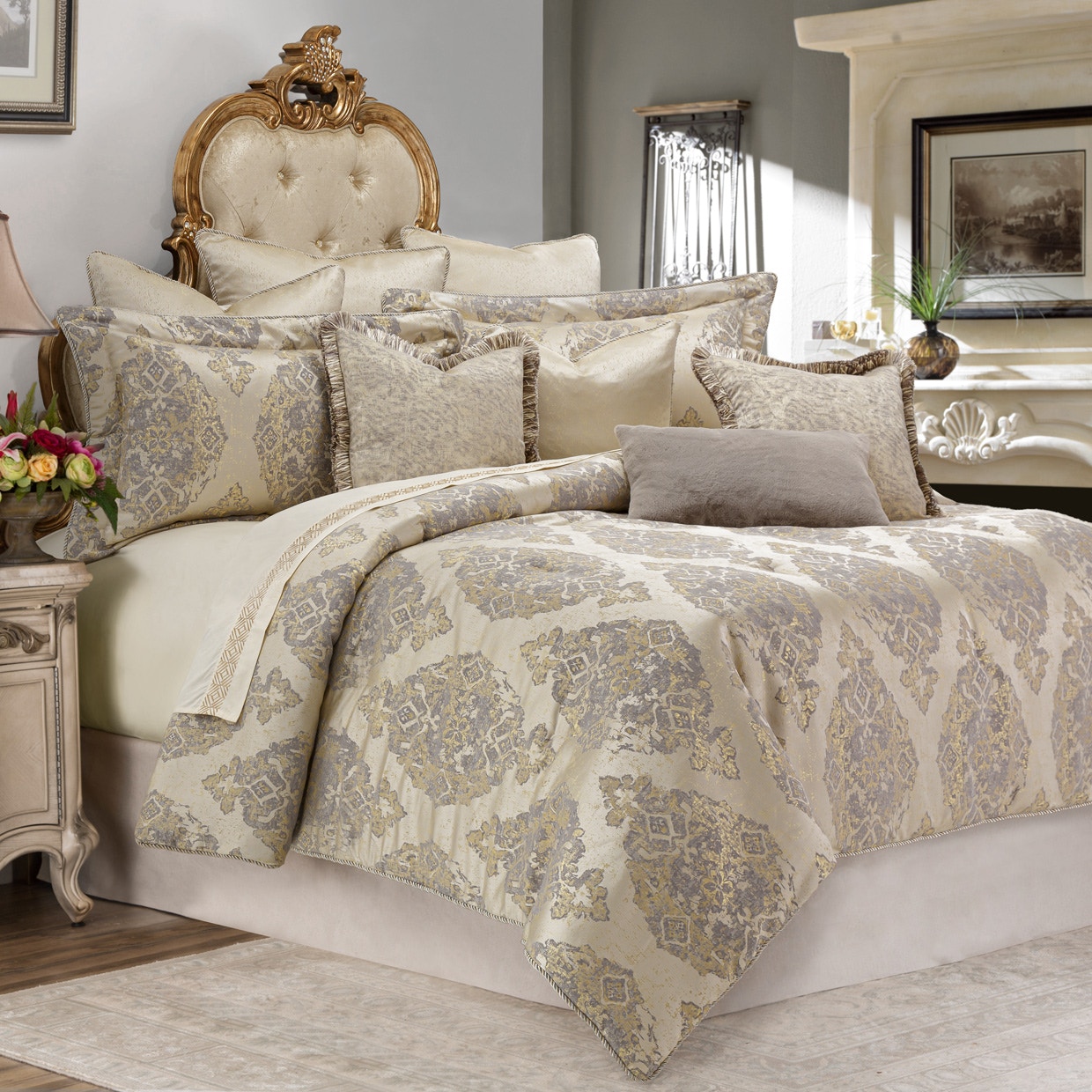 Michael Amini Furniture 9pc Queen Comforter Set Champagne BCS-QS09-BENNET-CMP