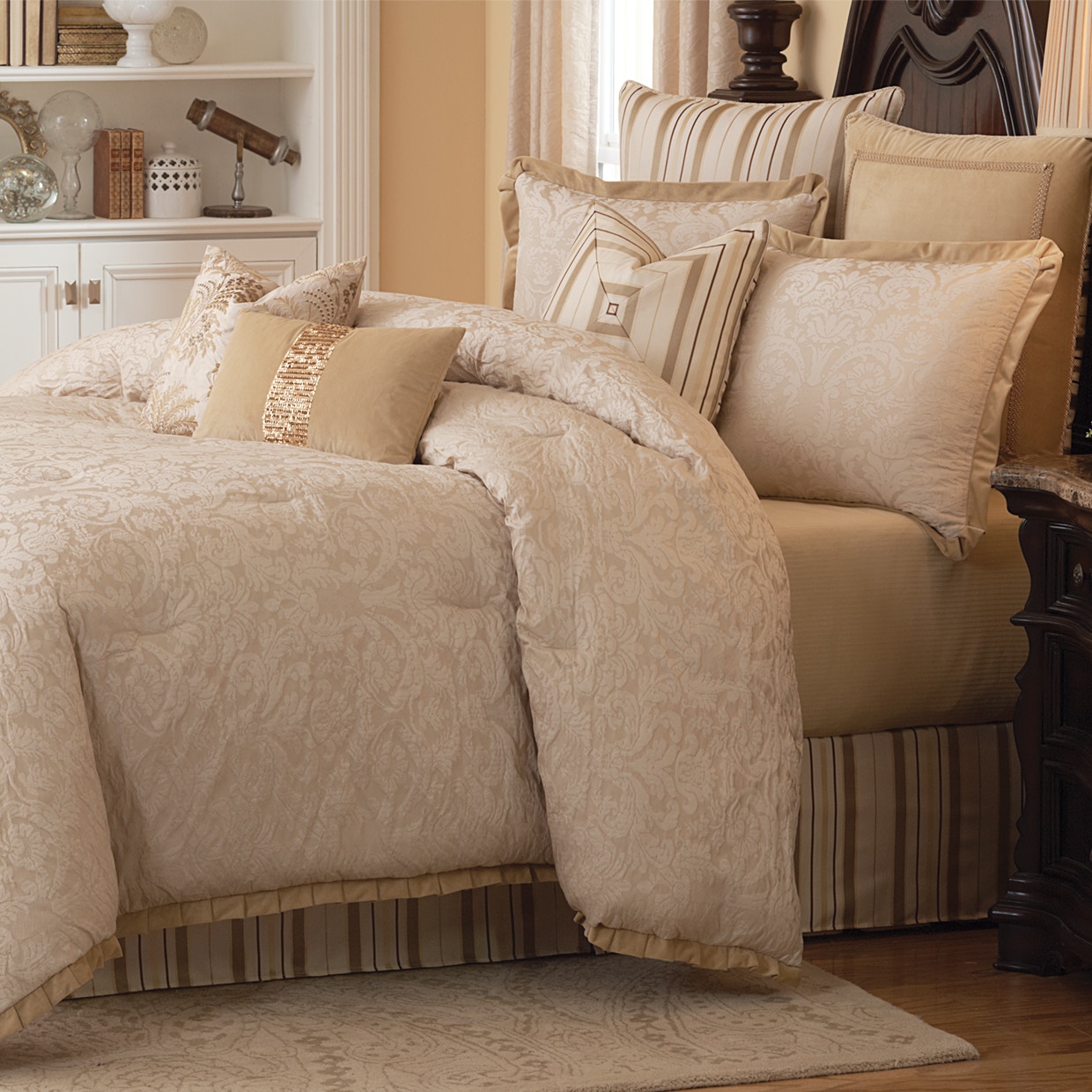 Michael Amini Furniture 9 pc Queen Comforter Set Ivory BCS-QS09-CARLTON-IVY