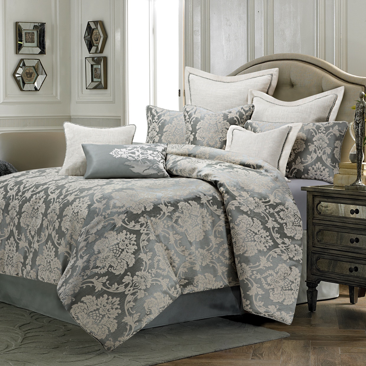 Michael Amini Furniture 9pc Queen Comforter Set Mineral BCS-QS09-CMBRI-MNR