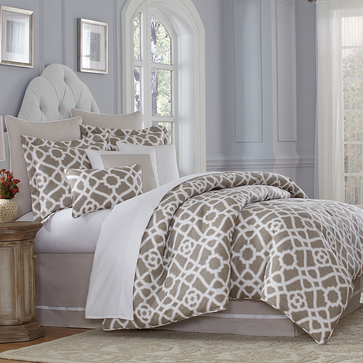Michael Amini Furniture 9pc Queen Comforter Set Natural BCS-QS09-HARPR-NAT