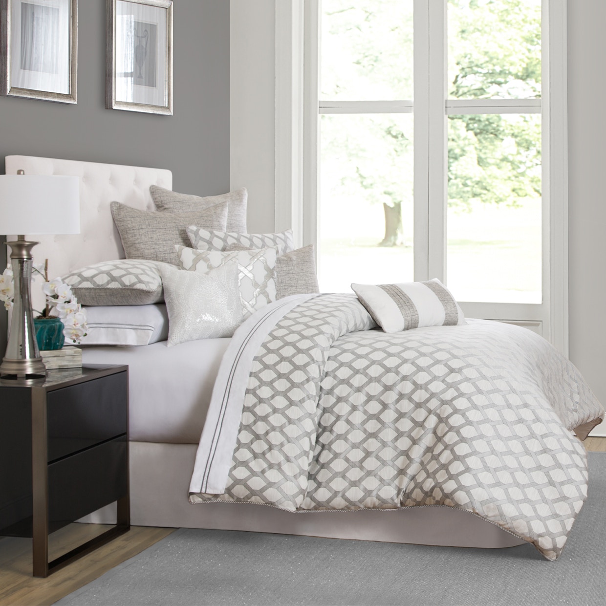 Michael Amini Furniture 9pc Queen Comforter Set Platinum BCS-QS09-NWPRT-PLTN