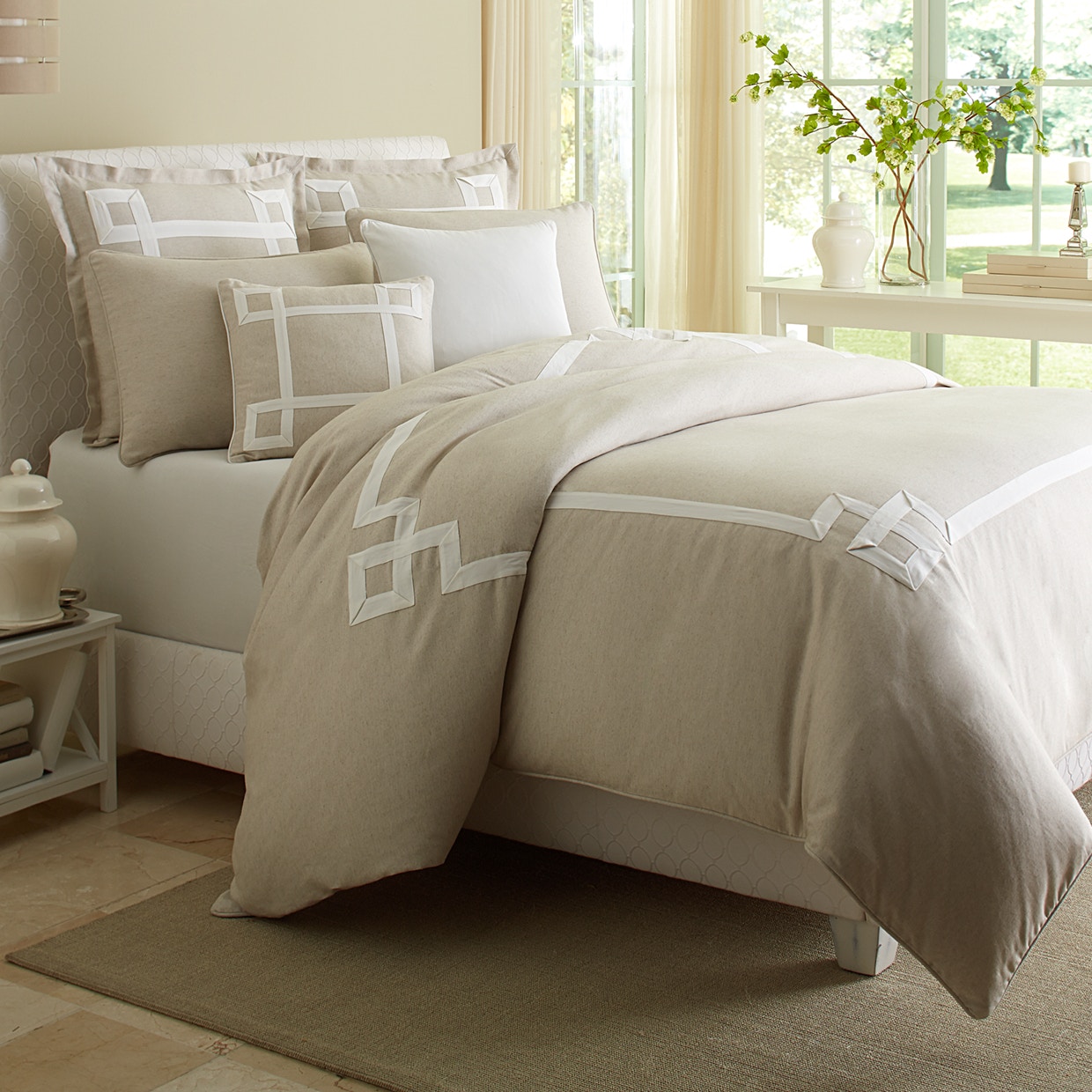Michael Amini Furniture 7pc Queen Duvet Set Natural BCS-QD07-SMPLC-NAT