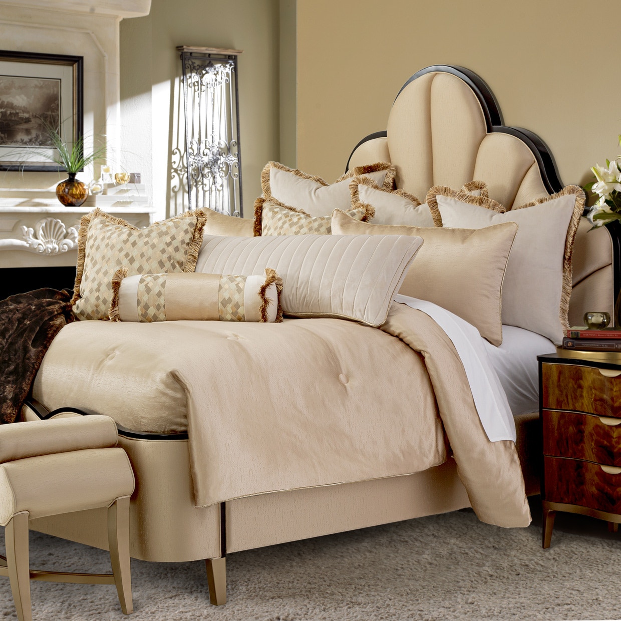 Michael Amini Furniture Manor 9pc Queen Comforter Set Sand BCS-QS09-SMRST-SND