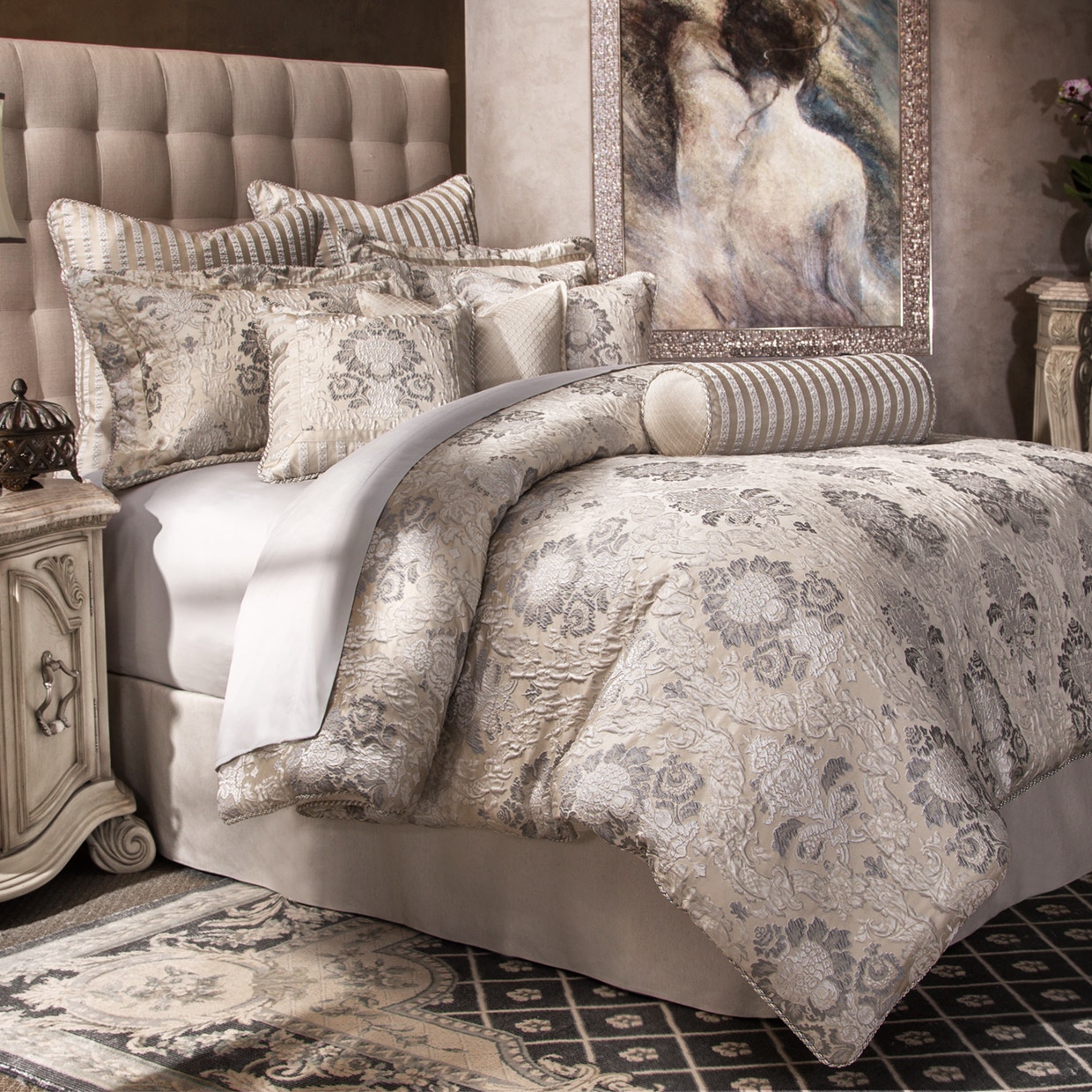 Michael Amini Furniture 9pc Queen Comforter Set Silver BCS-QS09-SYMRG-SLV