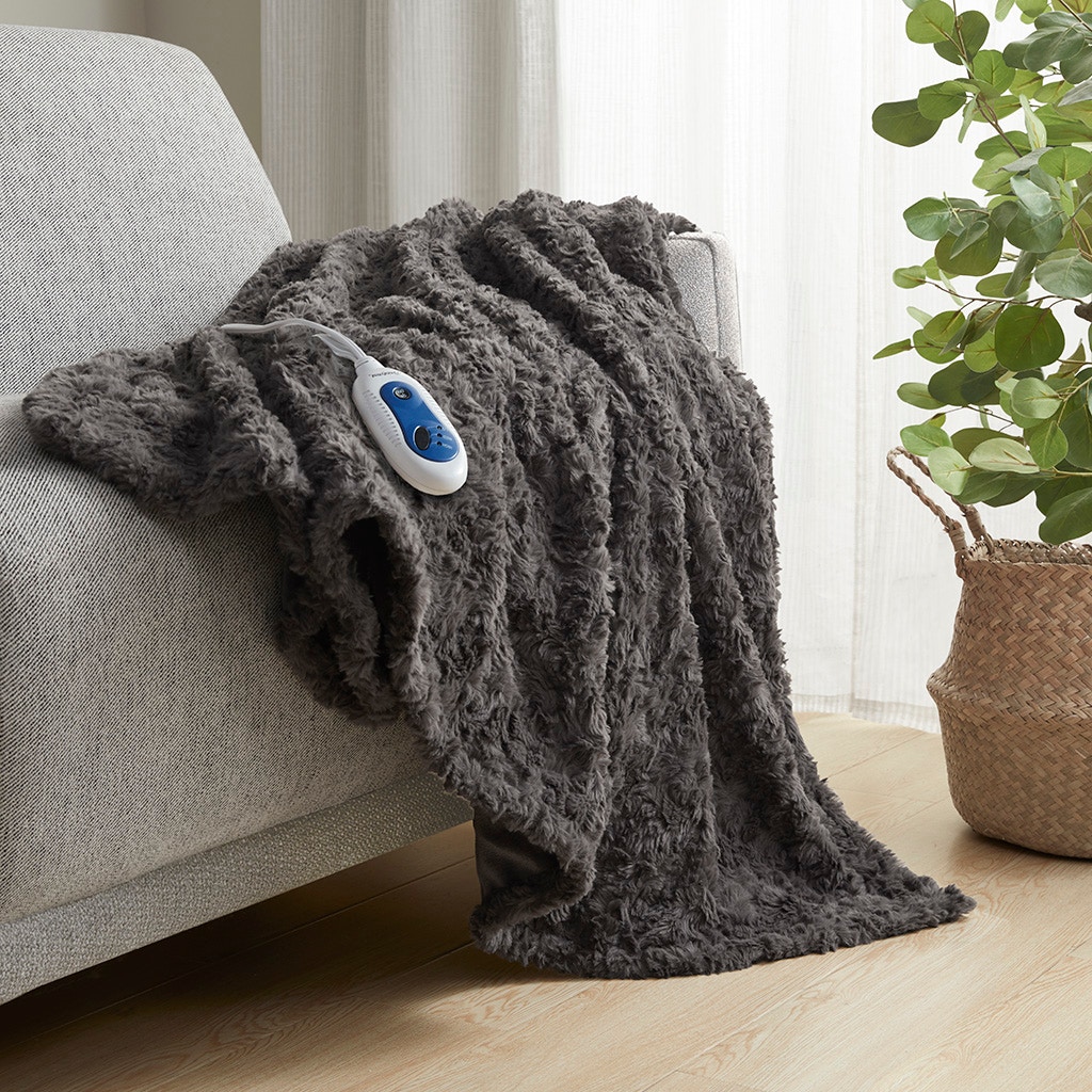 Hampton Hill Bedding Zuri Oversized Faux Fur Heated Throw BR54-4181