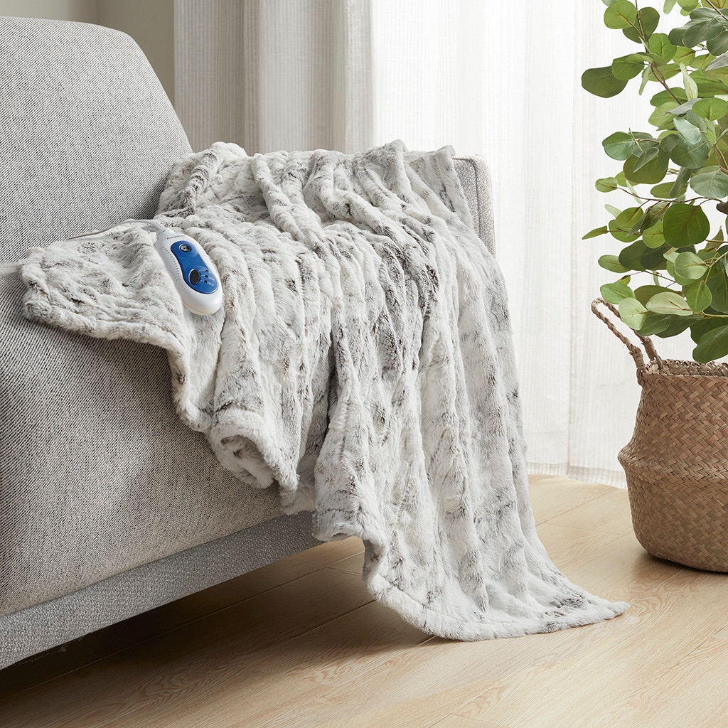 Hampton Hill Bedding Zuri Oversized Faux Fur Heated Throw BR54-1371