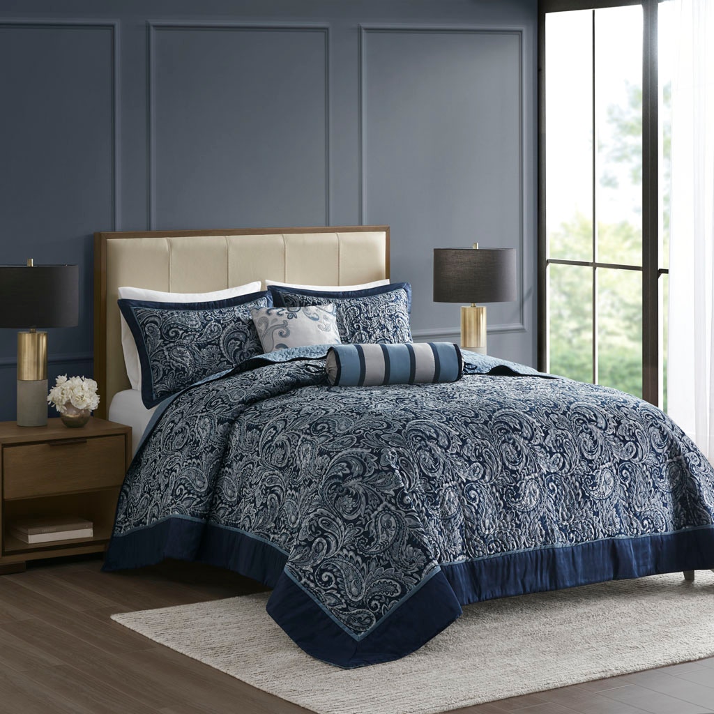 Hampton Hill Bedding Aubrey 5 Piece Jacquard Bedspread Set with Throw Pillows MP13-7964